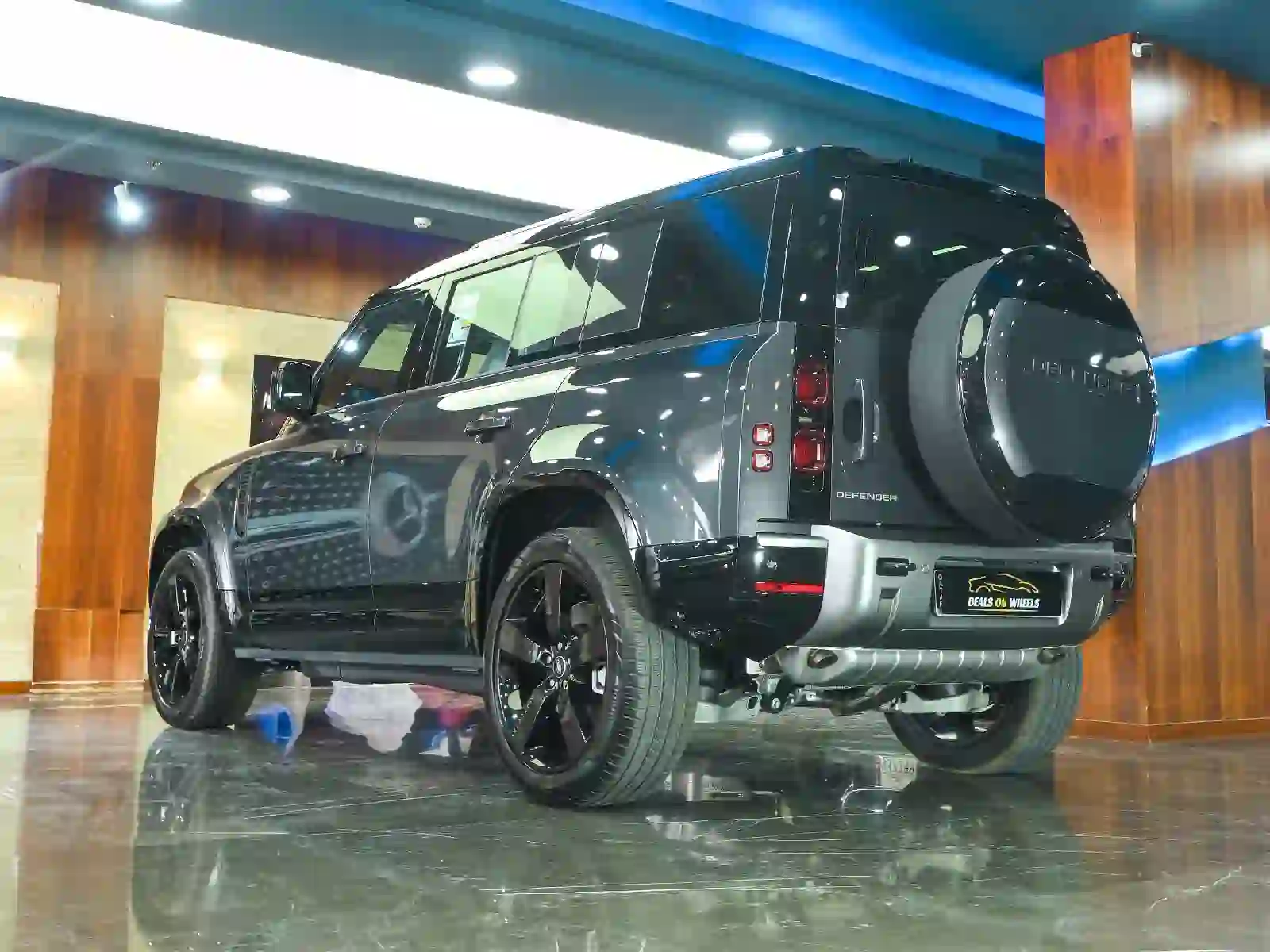 Land Rover Defender 110 HSE 2025