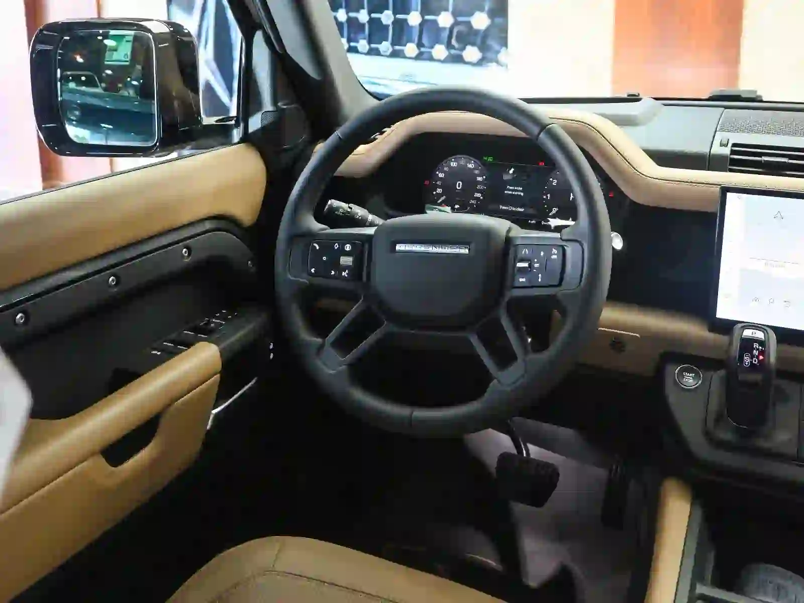 Land Rover Defender 110 HSE 2025 - Image 4