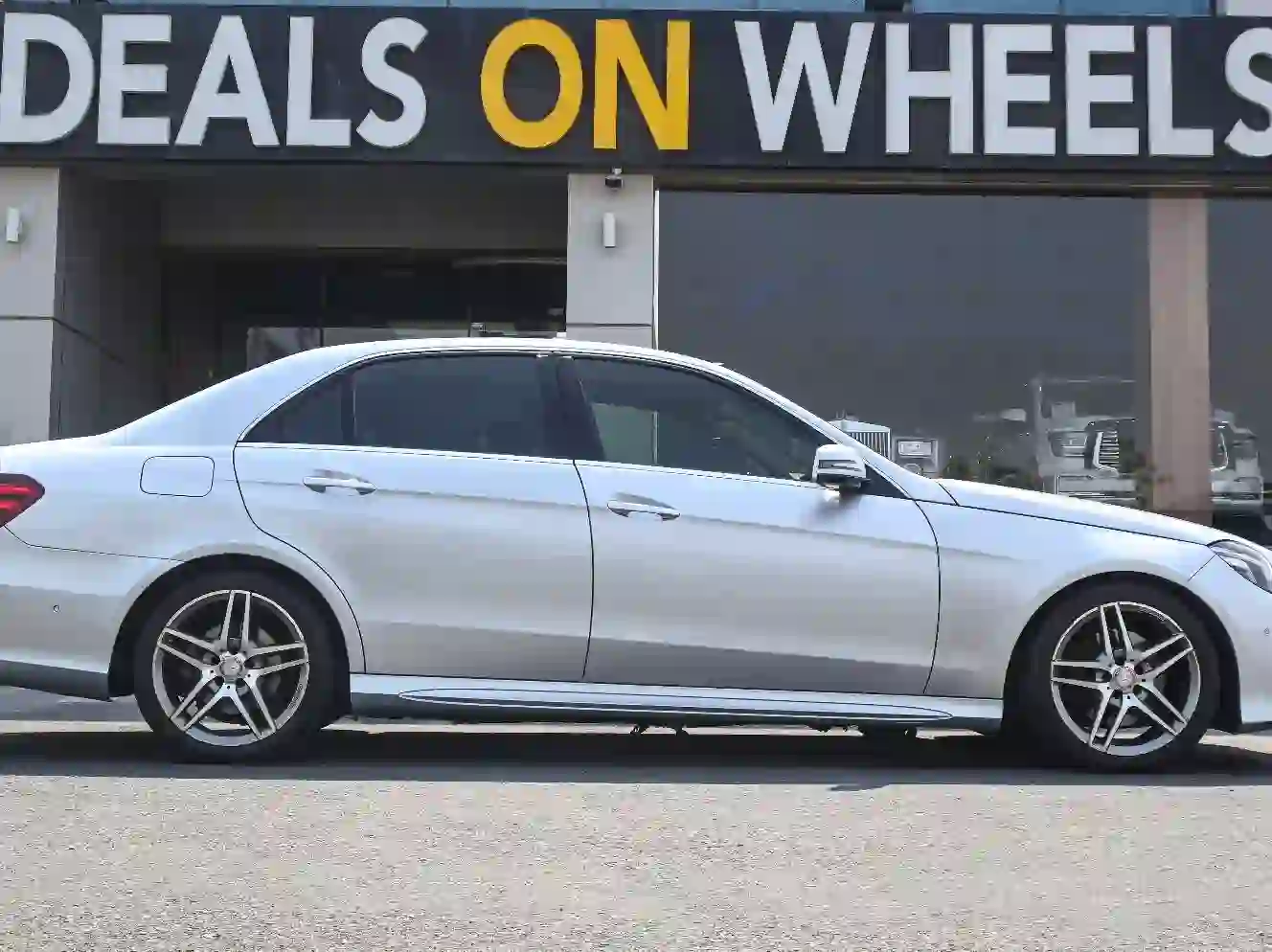Mercedes-Benz E-Class Sedan 300 2015 - Image 4