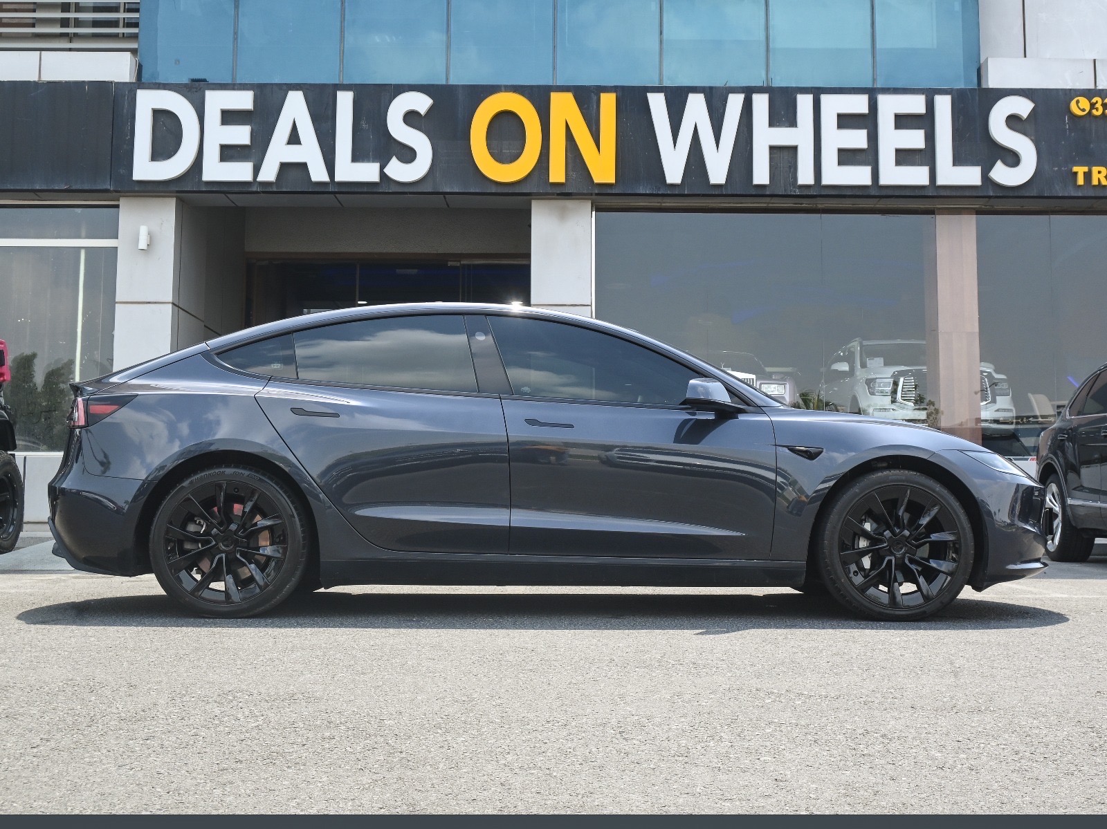 Tesla Model 3  2024 - Image 3