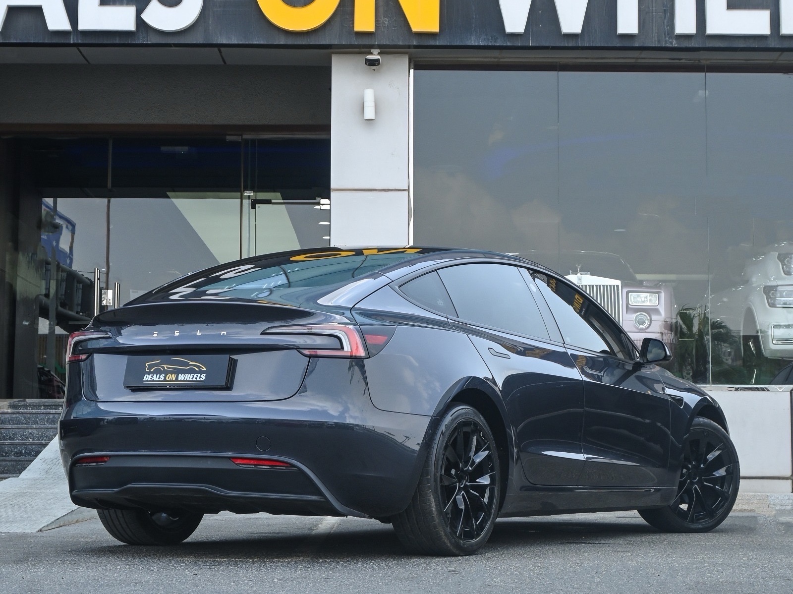 Tesla Model 3  2024 - Image 4