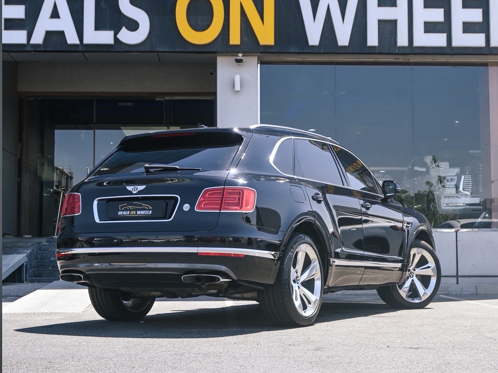 Bentley Bentayga 2017 - Image 2