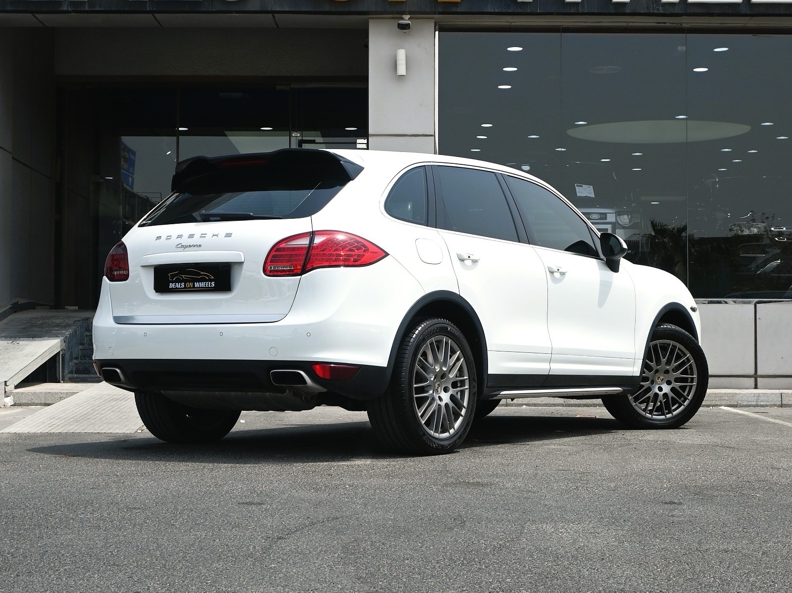 Porsche Cayenne 2013 - Image 2
