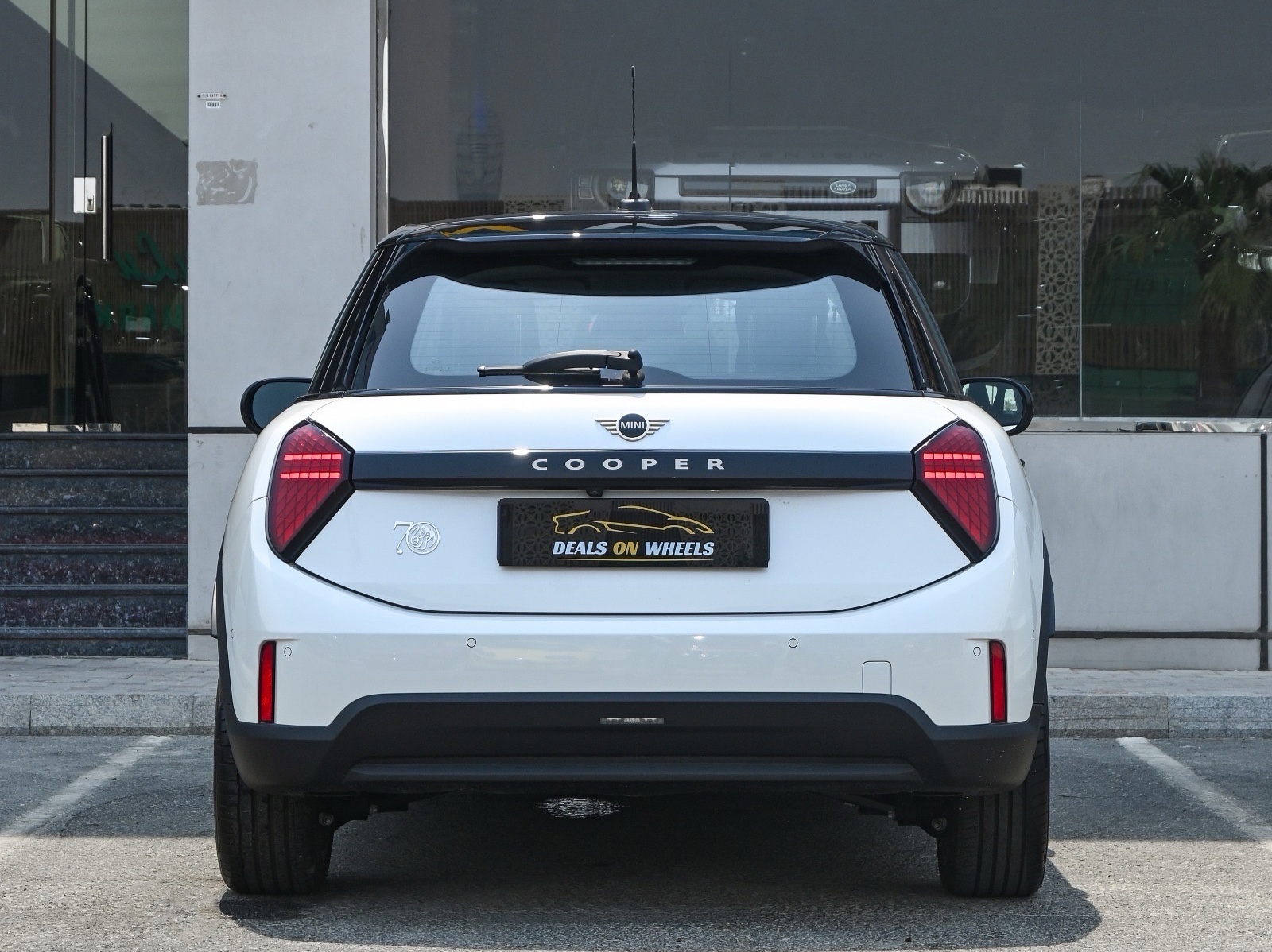 Mini Cooper 2025 - Image 4