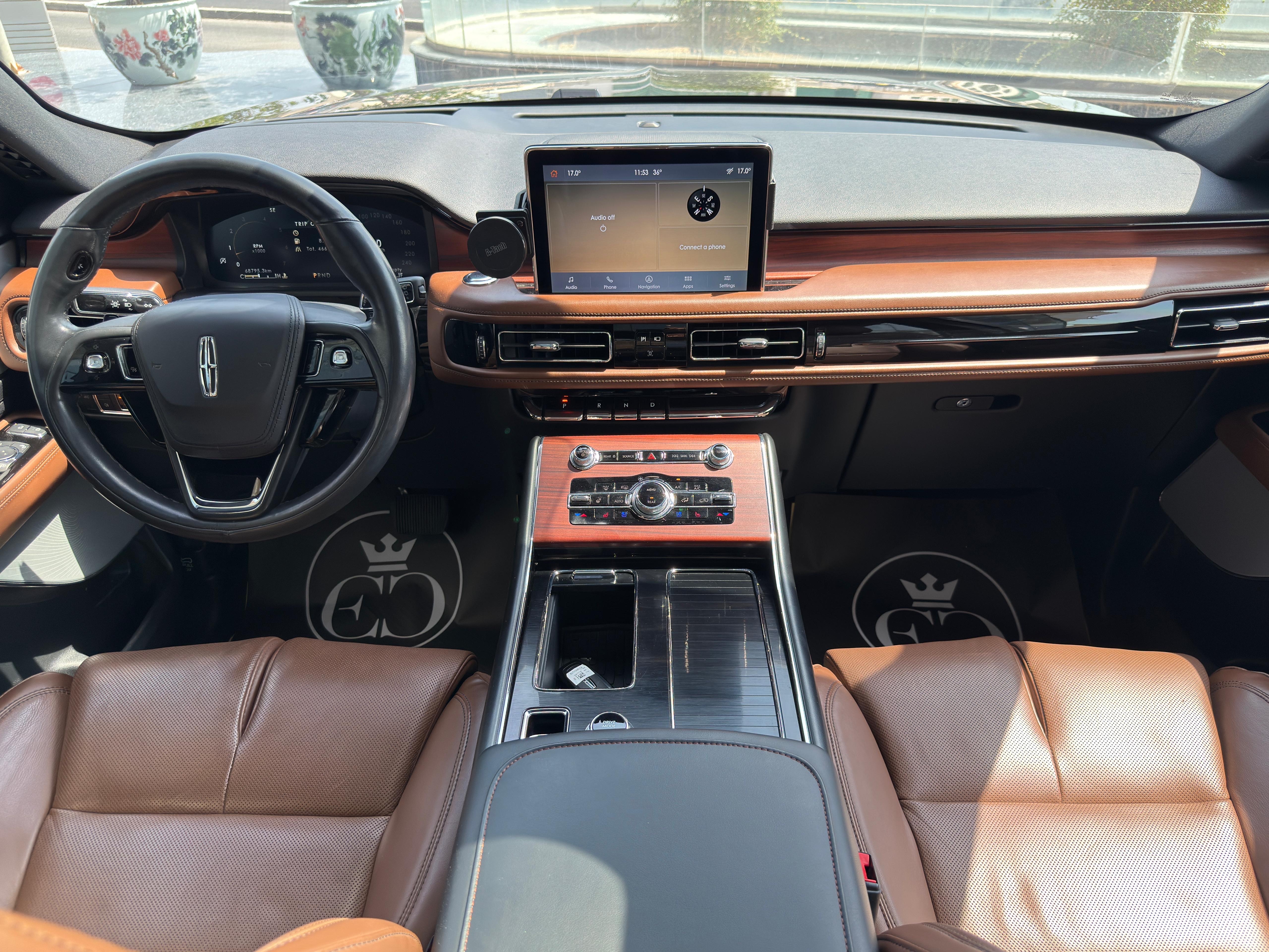 Lincoln aviator presidential 2022 - Image 4