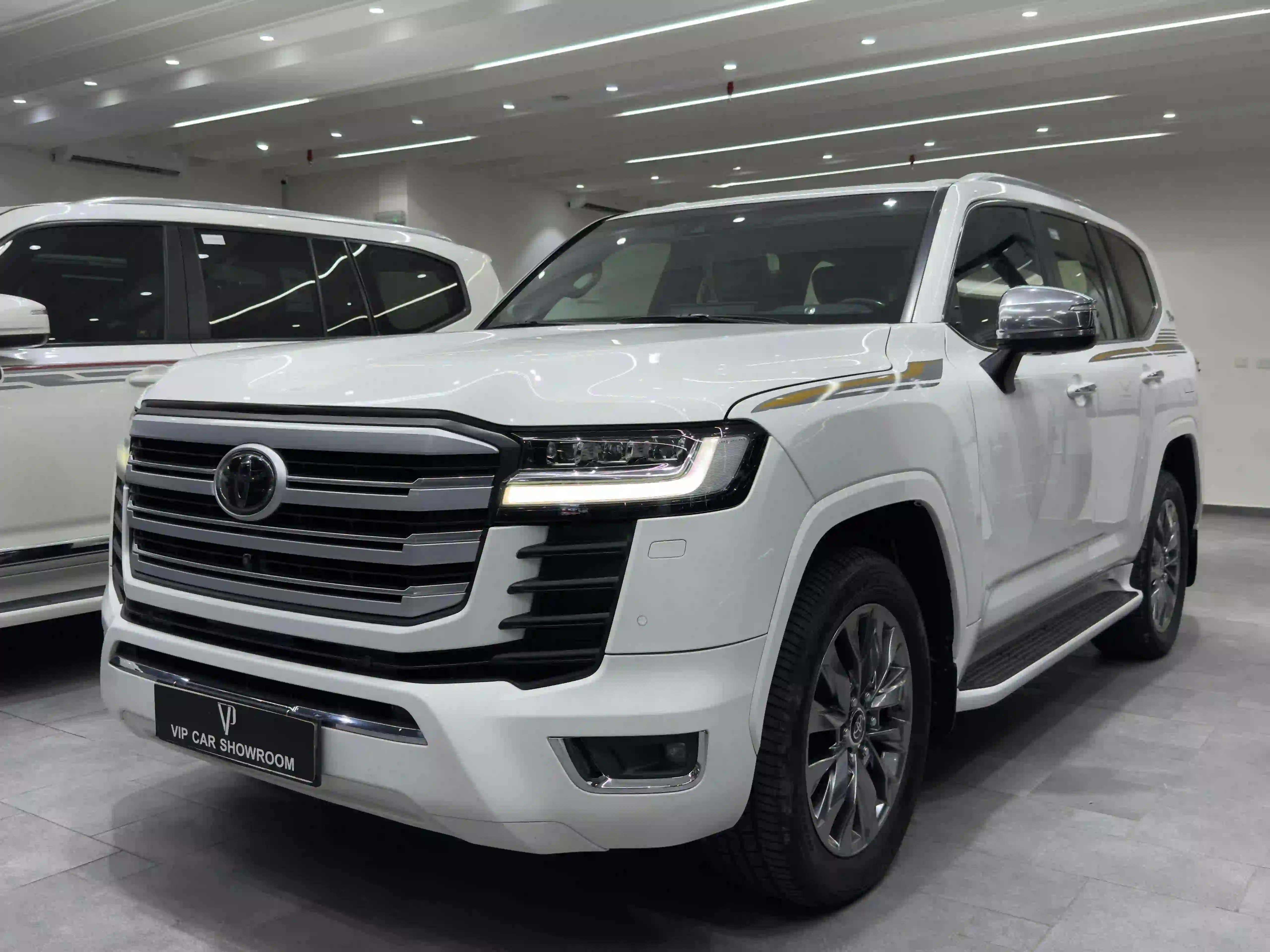 Toyota Land Cruiser VXR Twin Turbo 2022 - Image 2