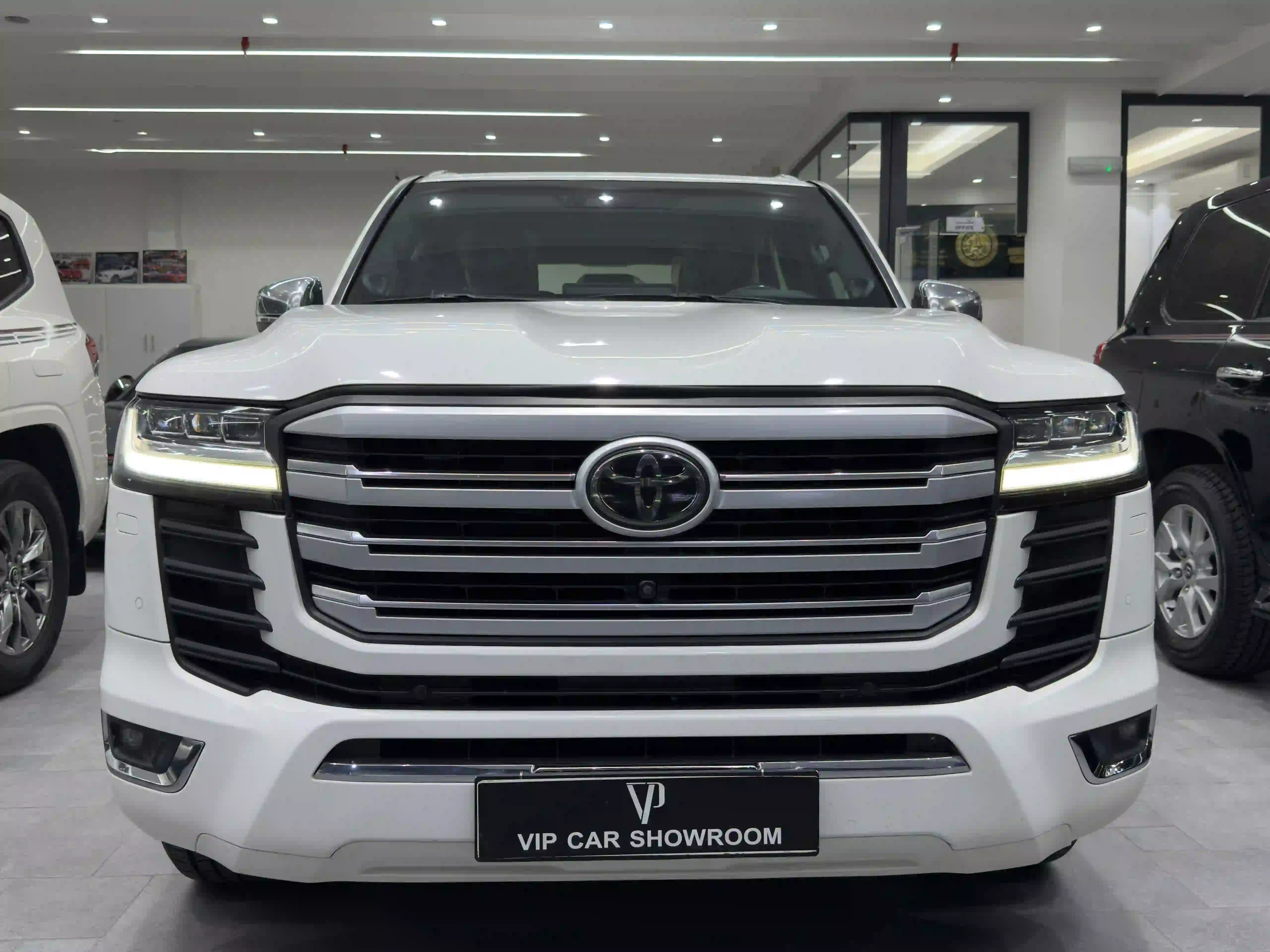 Toyota Land Cruiser VXR Twin Turbo 2022 - Image 4