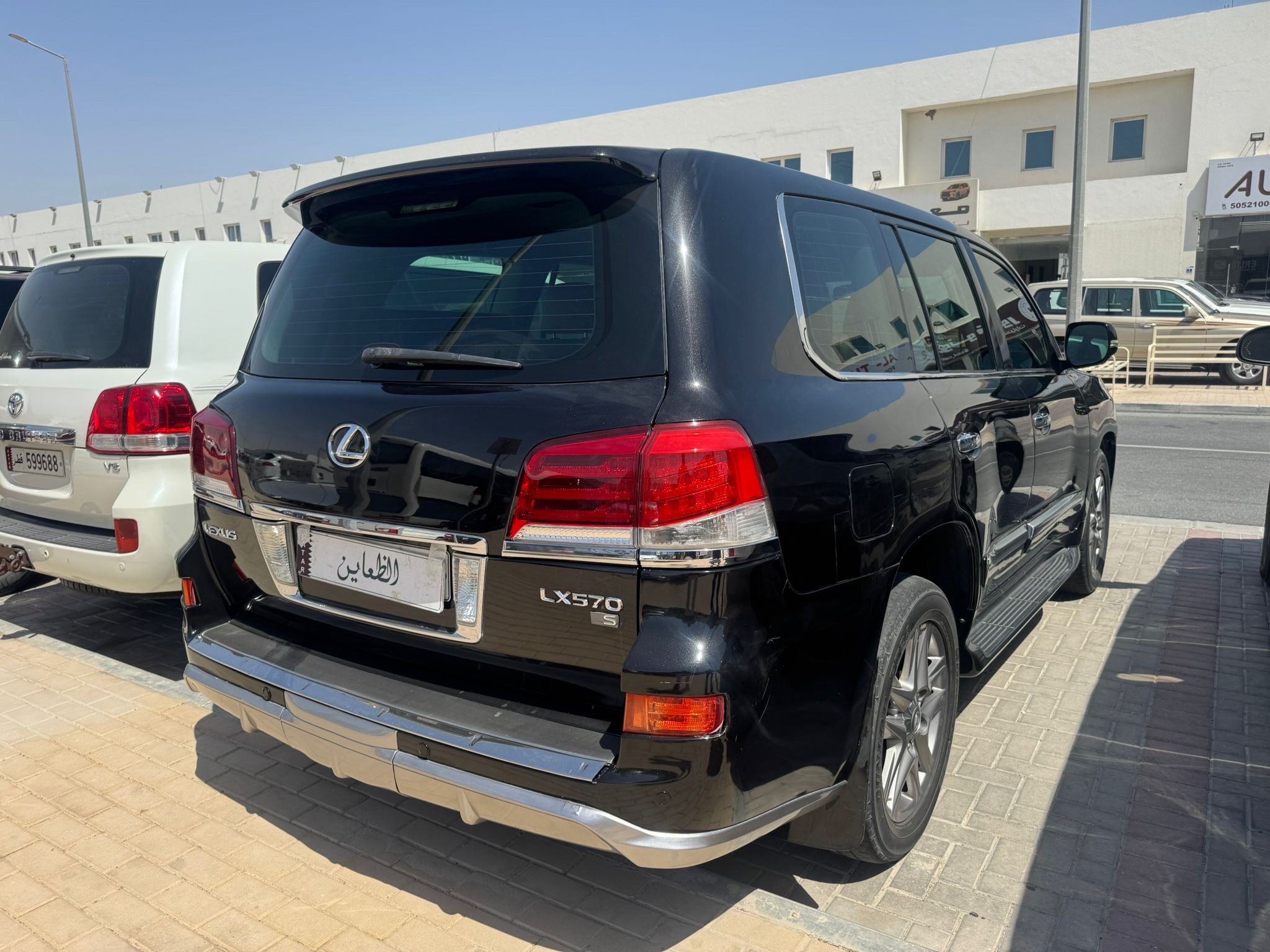 Lexus LX 570 2011 - Image 3