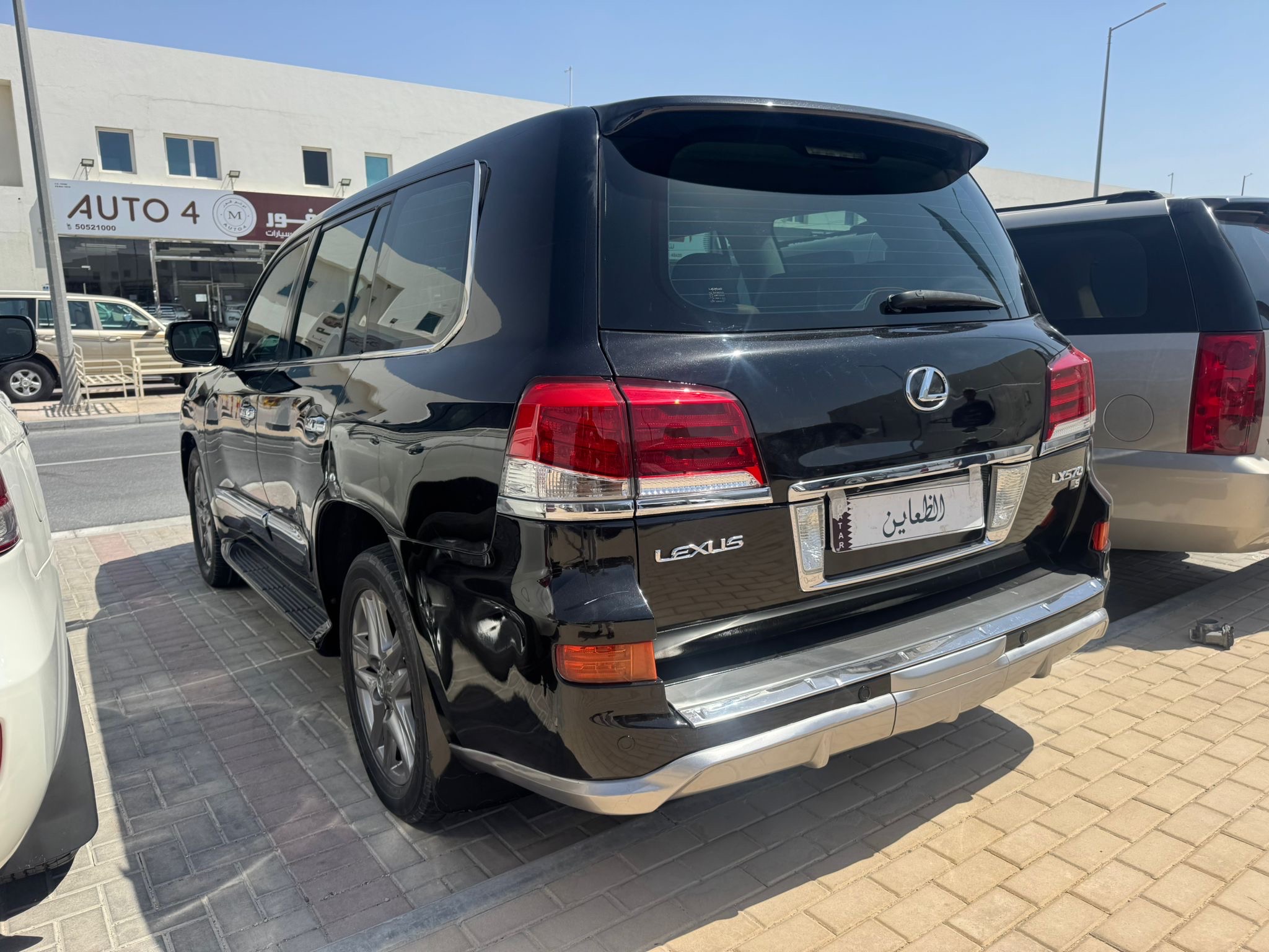 Lexus LX 570 2011 - Image 4
