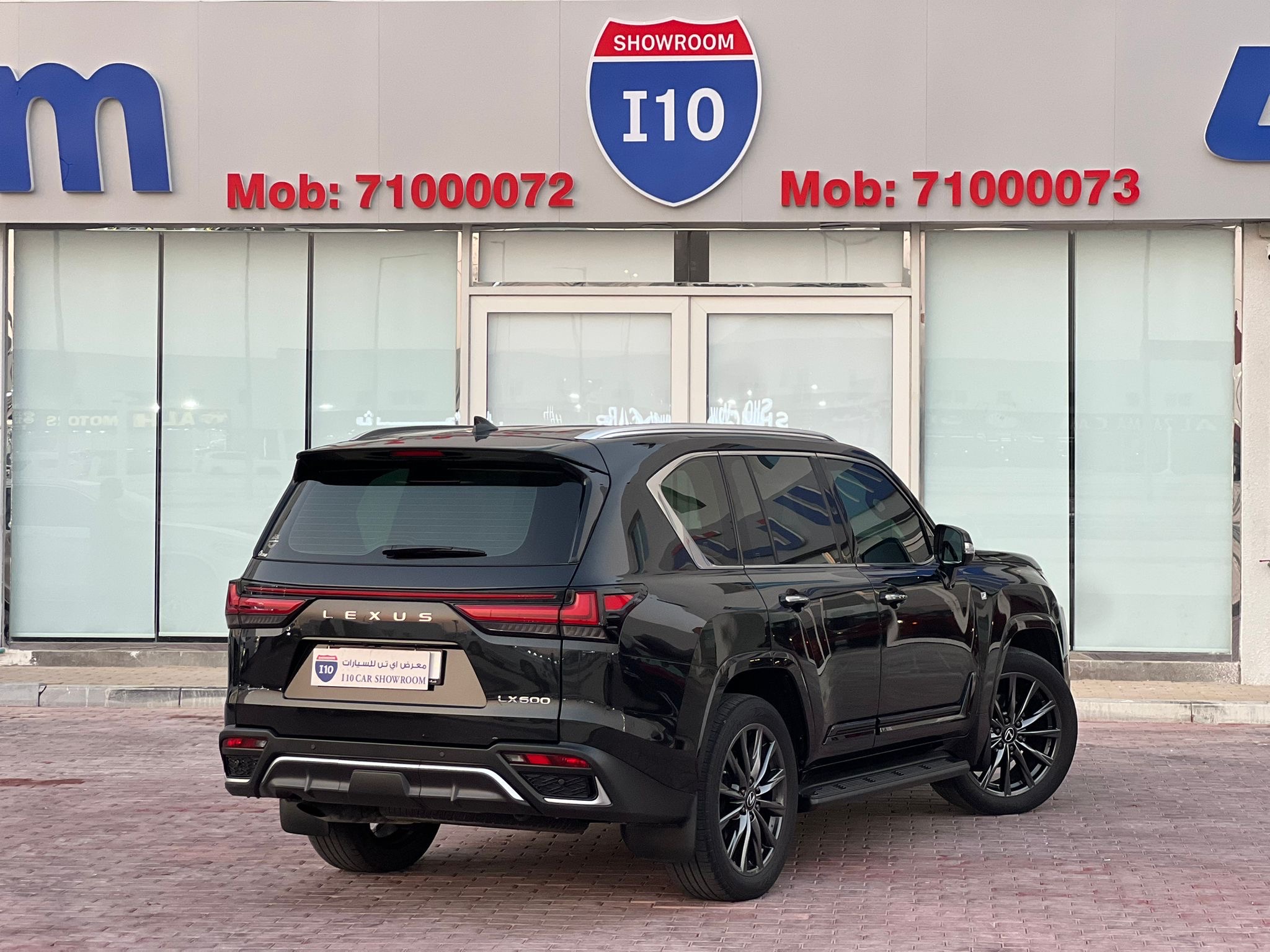 Lexus LX 600  F-Sport 2023 - Image 2
