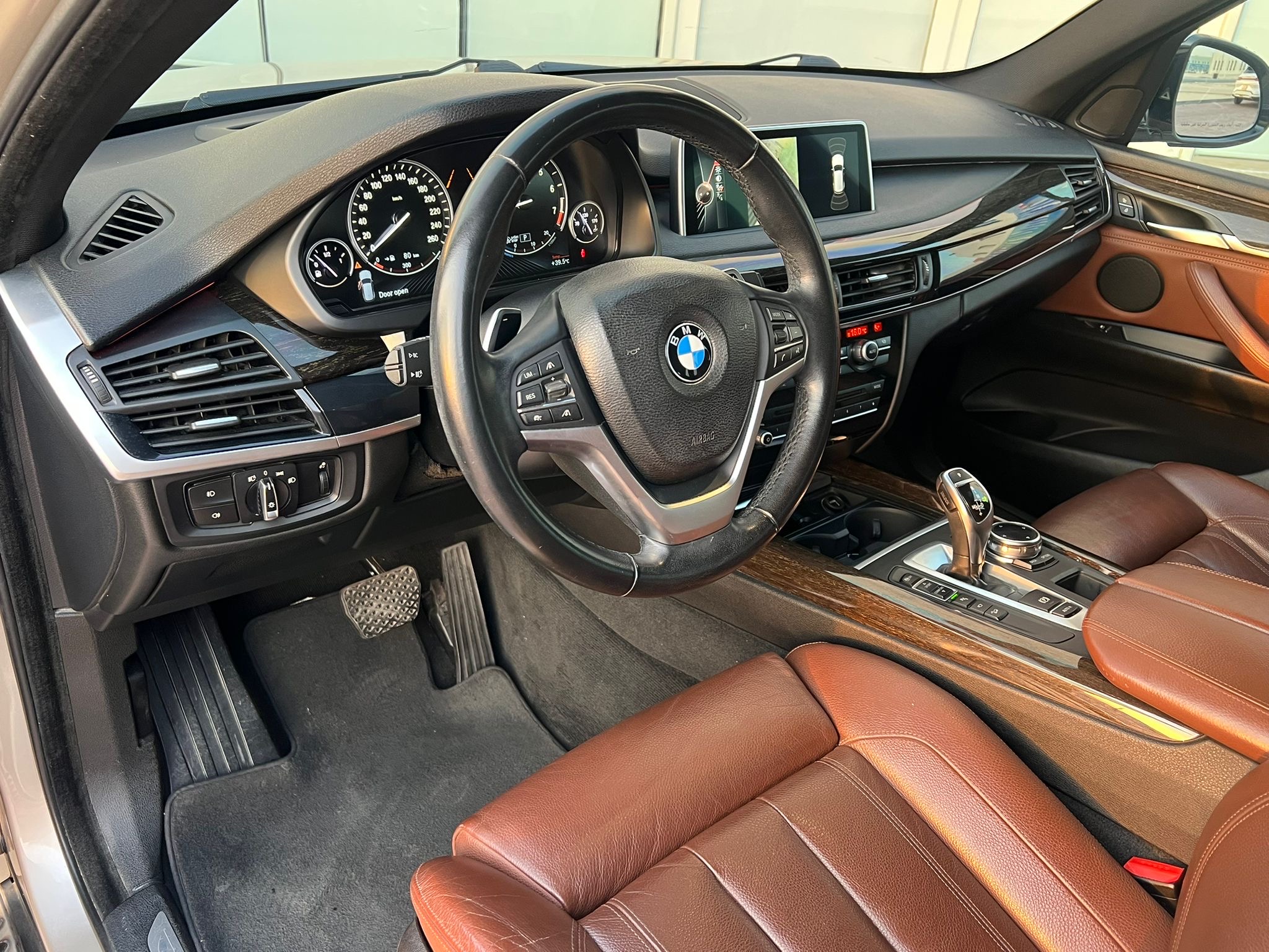 BMW X-Series X5 ( 50i ) 2014 - Image 3