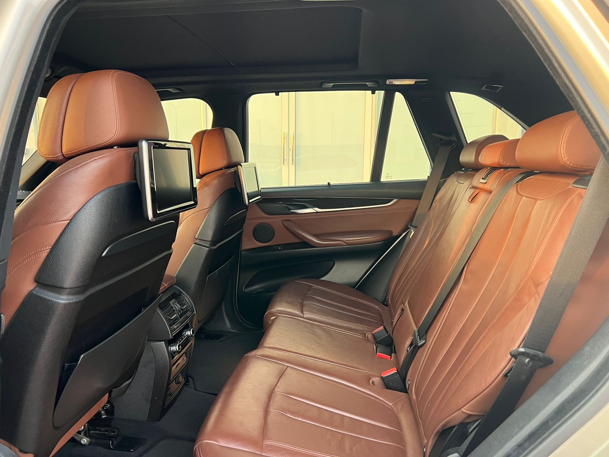 BMW X-Series X5 ( 50i ) 2014 - Image 4