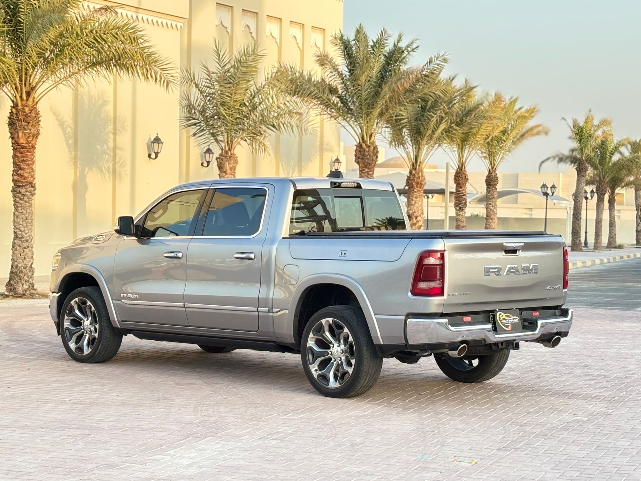 Dodge Ram 1500 2021 - Image 2