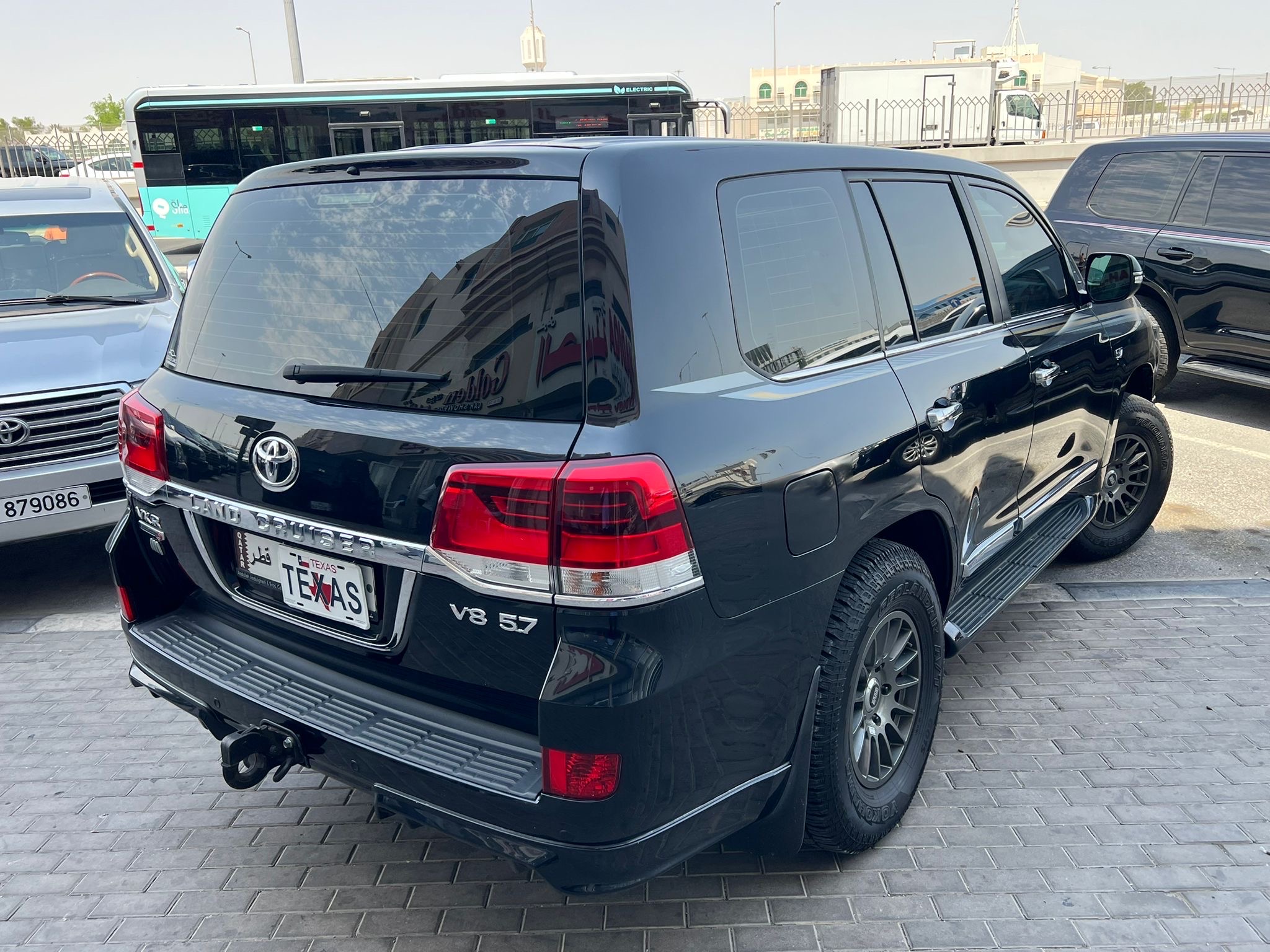 Toyota Land Cruiser VXR Grand Touring 2020 - Image 2