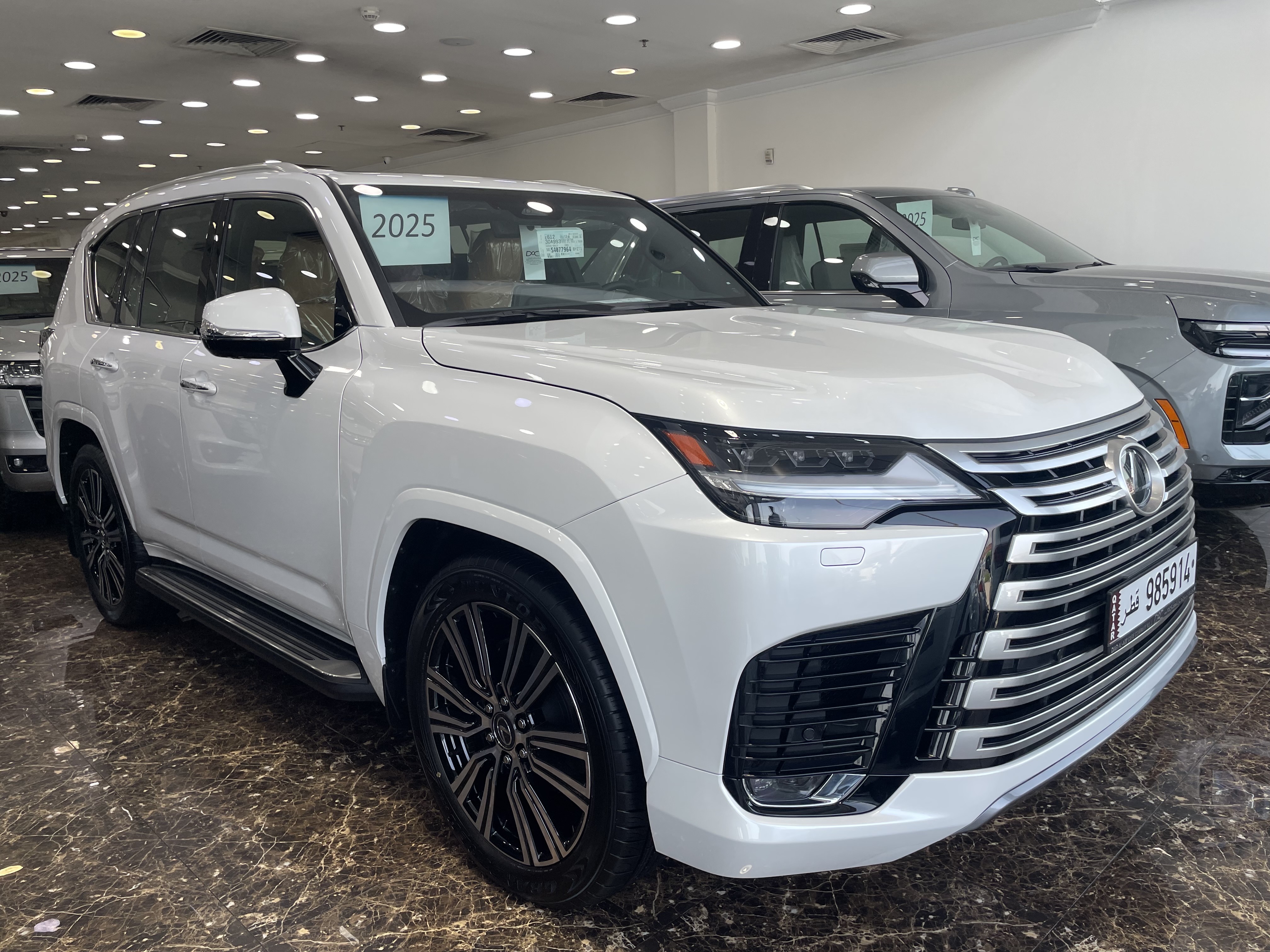 Lexus LX 600 Luxury  2025 - Image 2