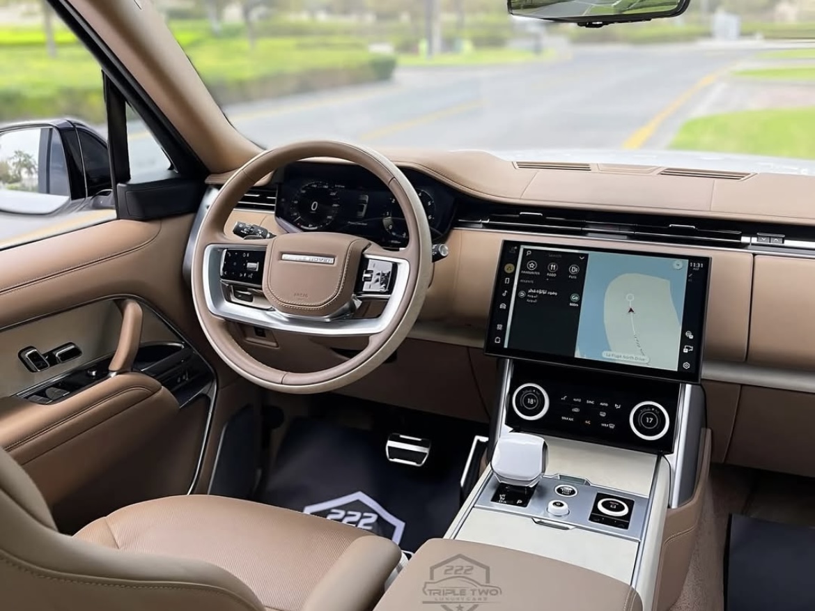 Land Rover Range Vogue SV  - Image 3