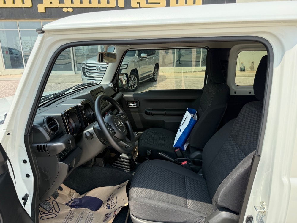 Suzuki Jimny 2025 - Image 4