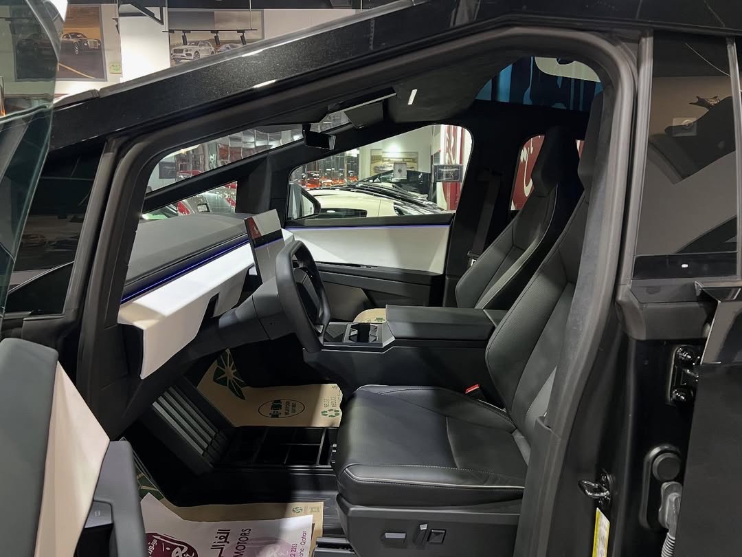 Tesla Cybertruck  2024 - Image 3