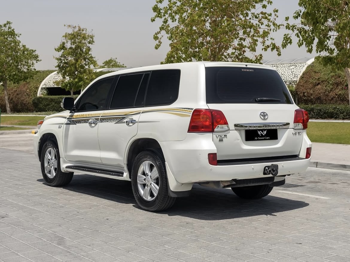 Toyota Land Cruiser VX.R - Image 2