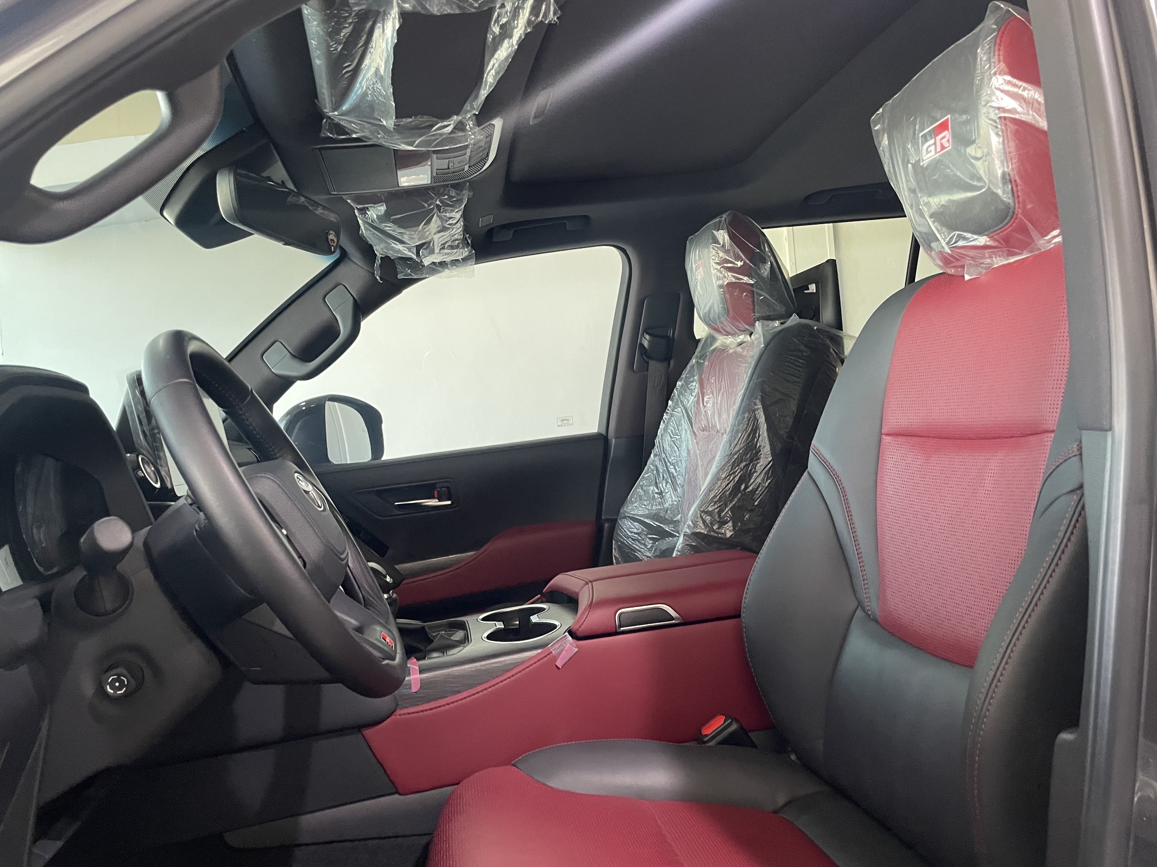 Toyota Land Cruiser G/R 2025 - Image 4