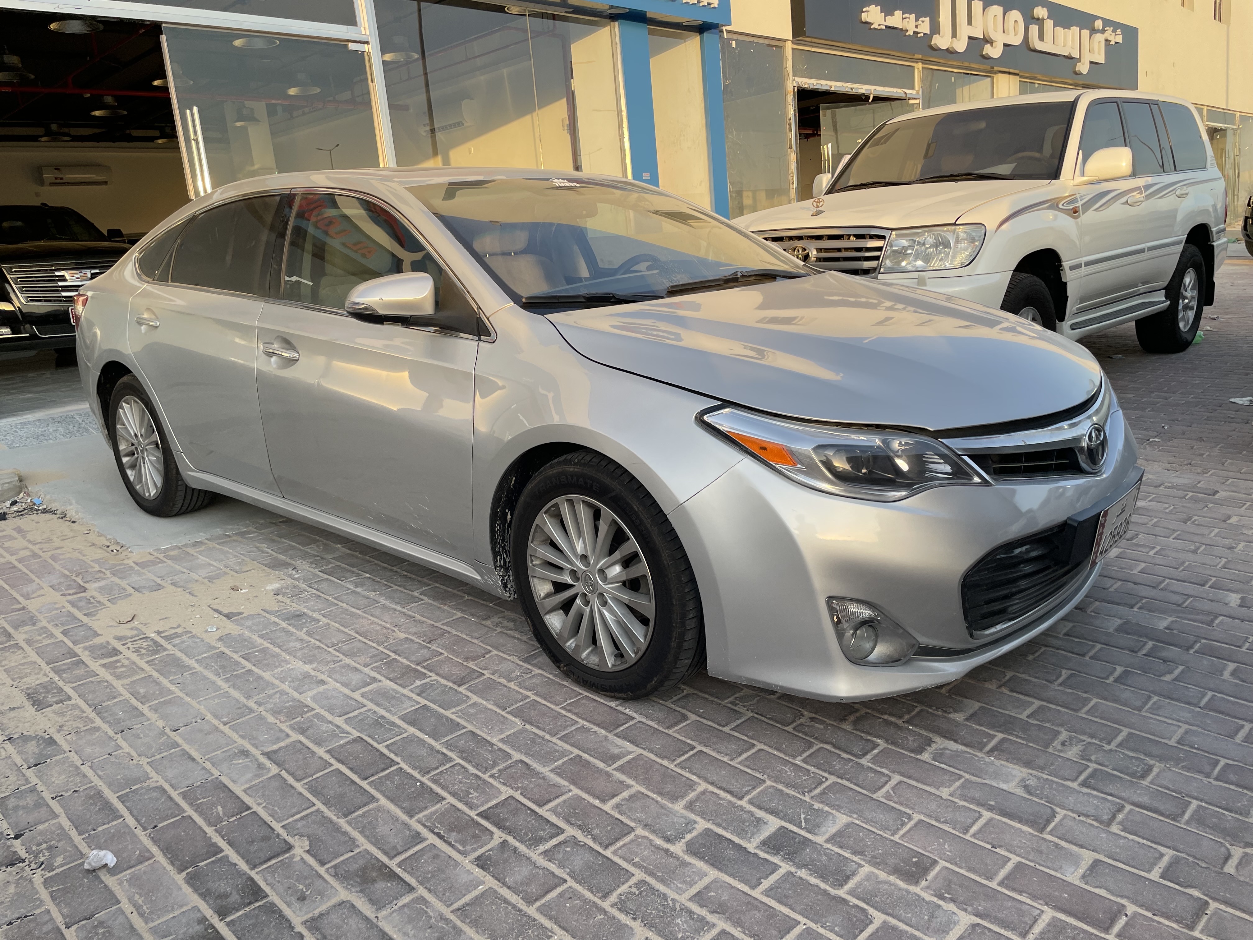 Toyota Avalon Limited 2013 - Image 2