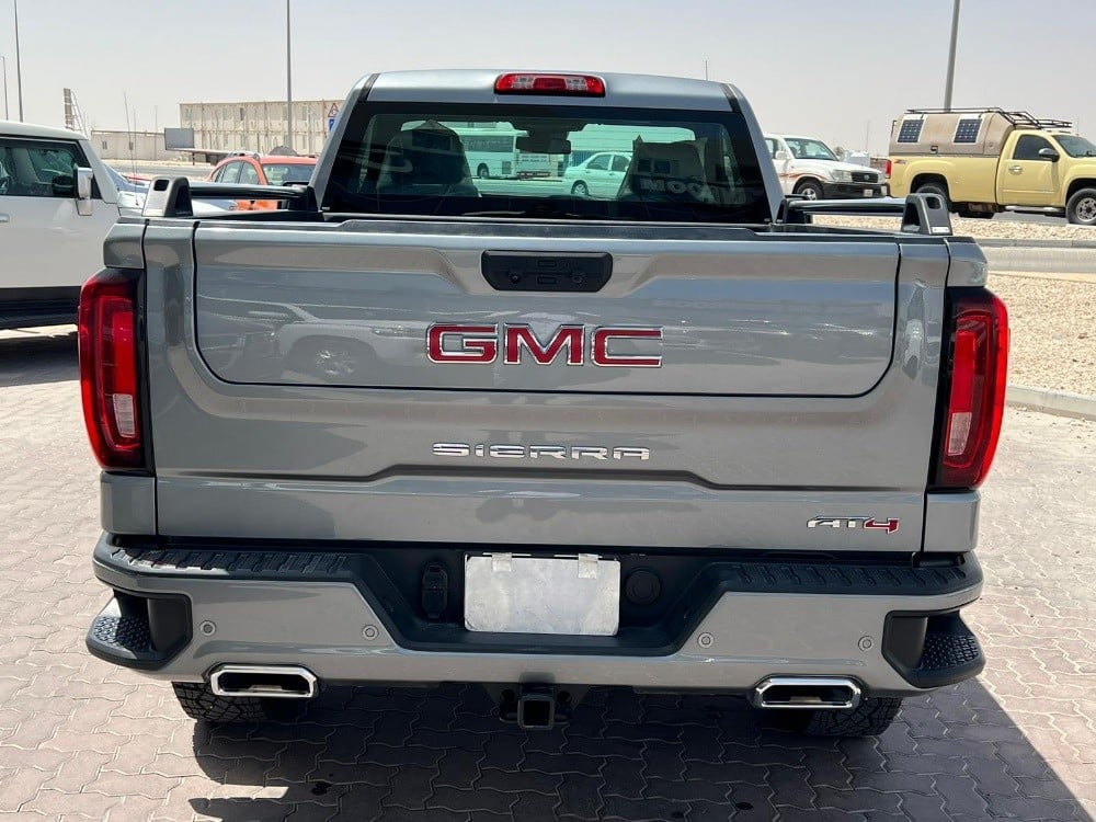 GMC Sierra - Image 4