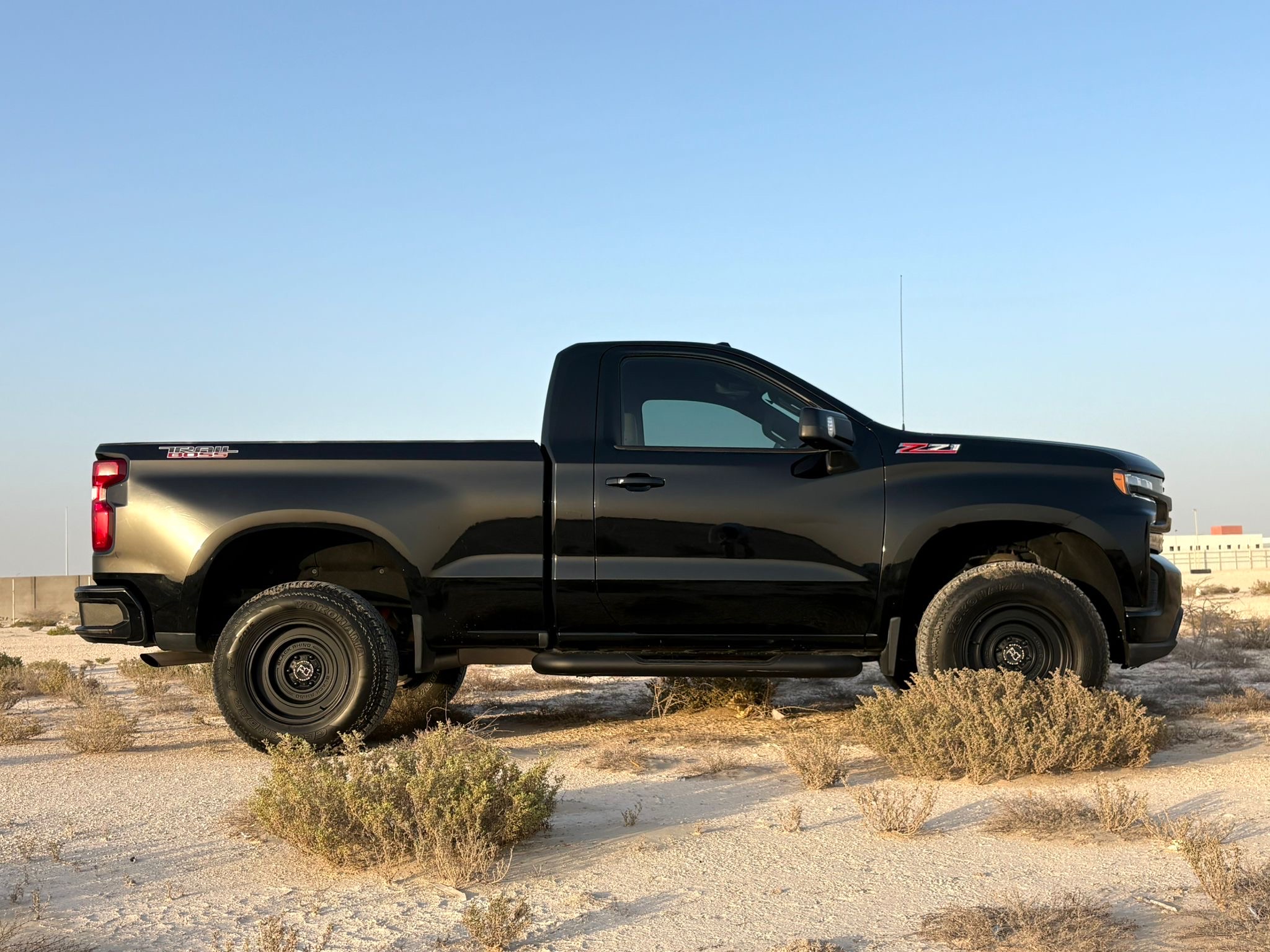 Chevrolet Silverado LTZ - Z71 2021 - Image 2
