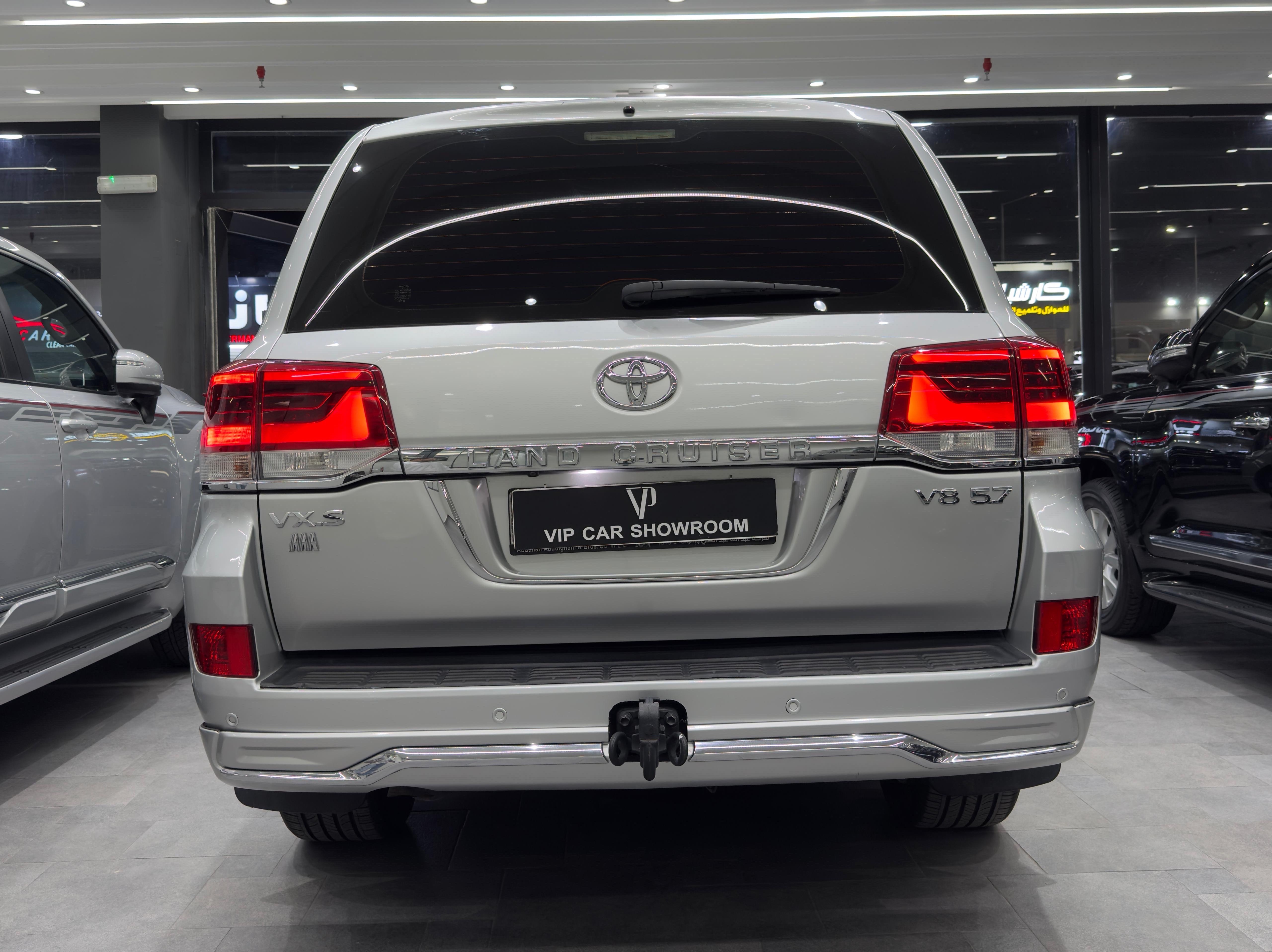 Toyota Land Cruiser VX.S 2017 - Image 4