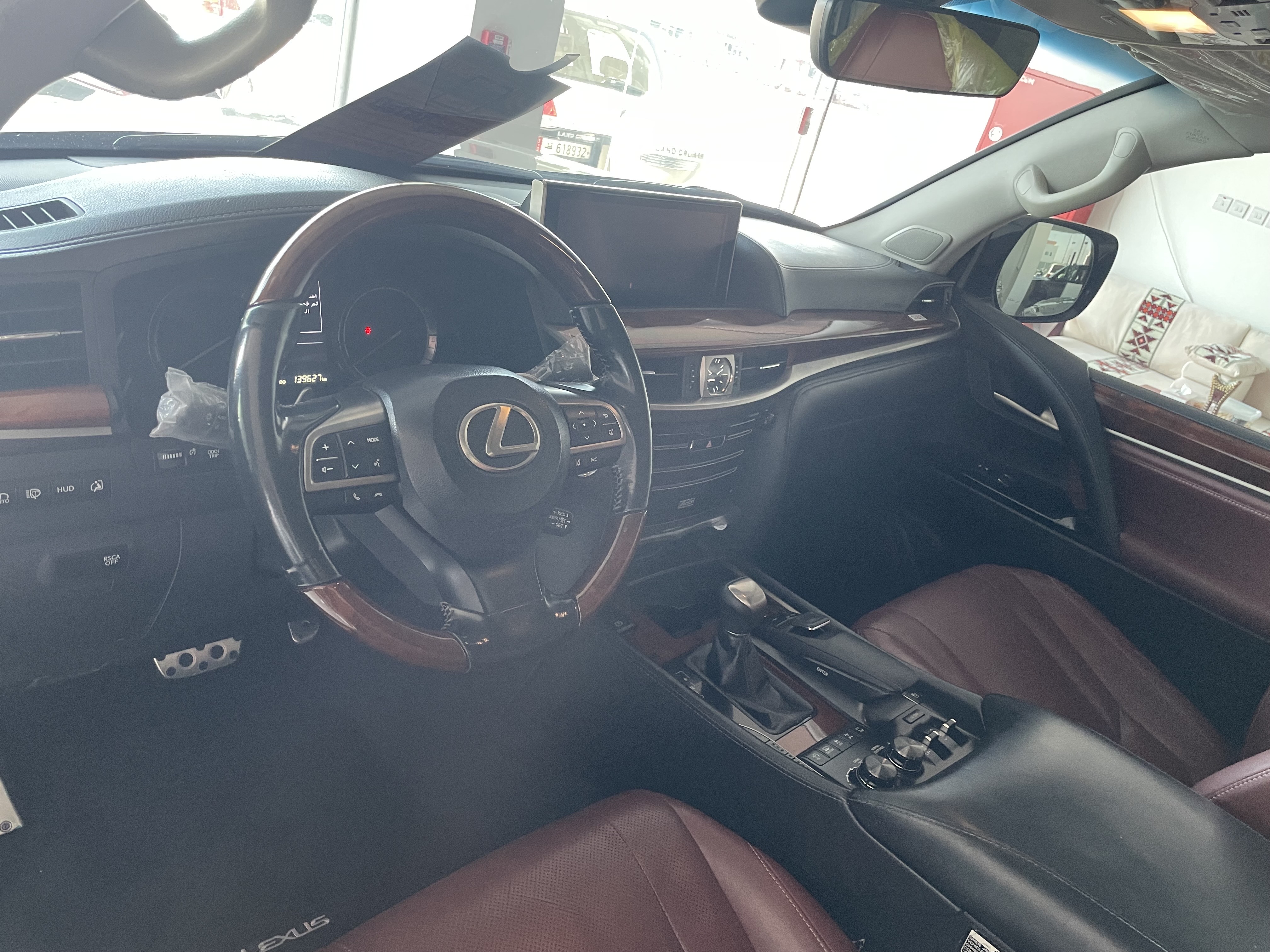 Lexus LX 570 S 2018 - Image 4