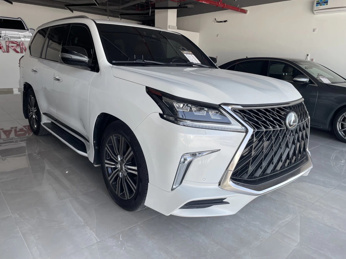 Lexus LX 570 S 2016