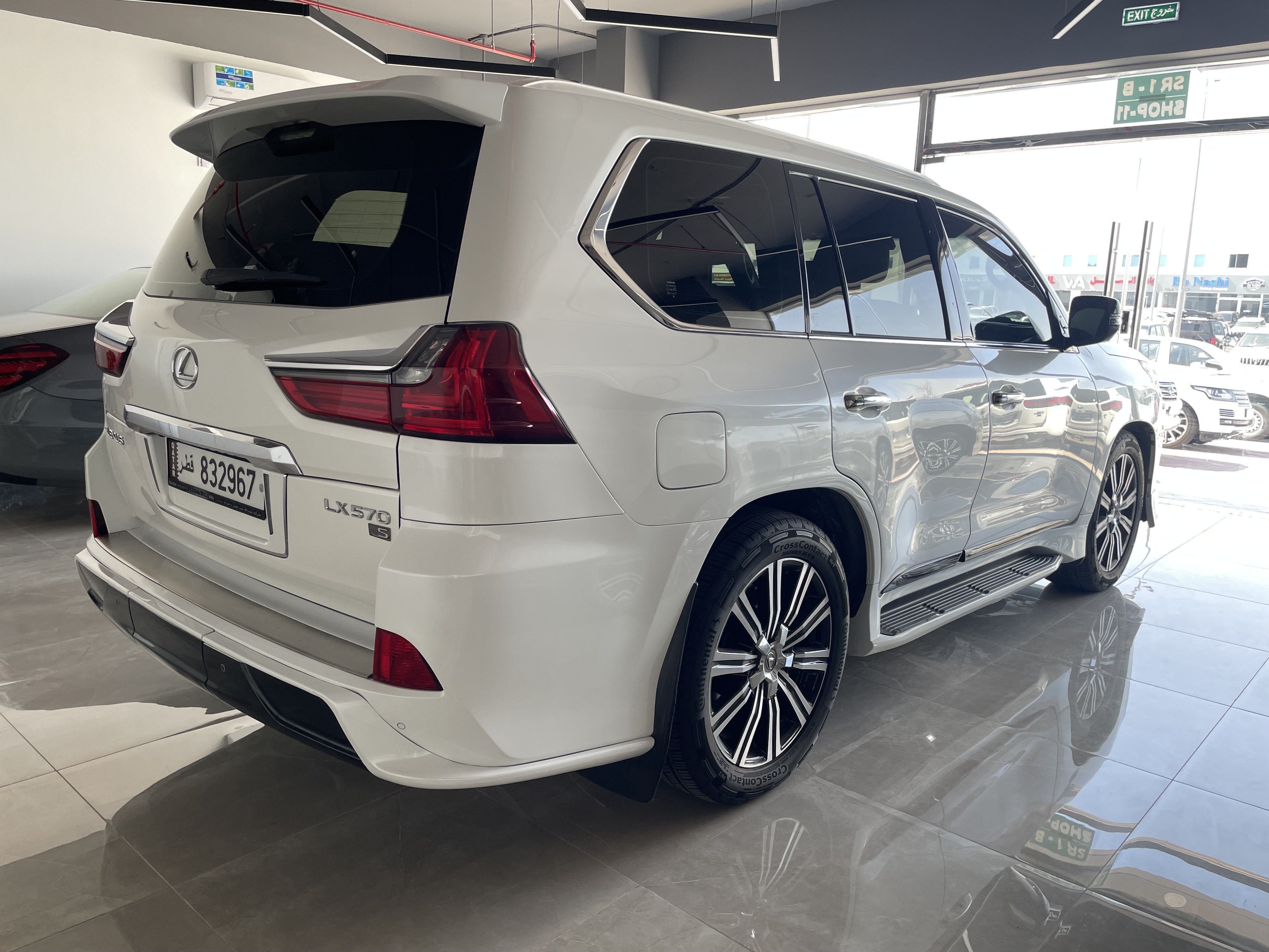 Lexus LX 570 S 2016 - Image 2