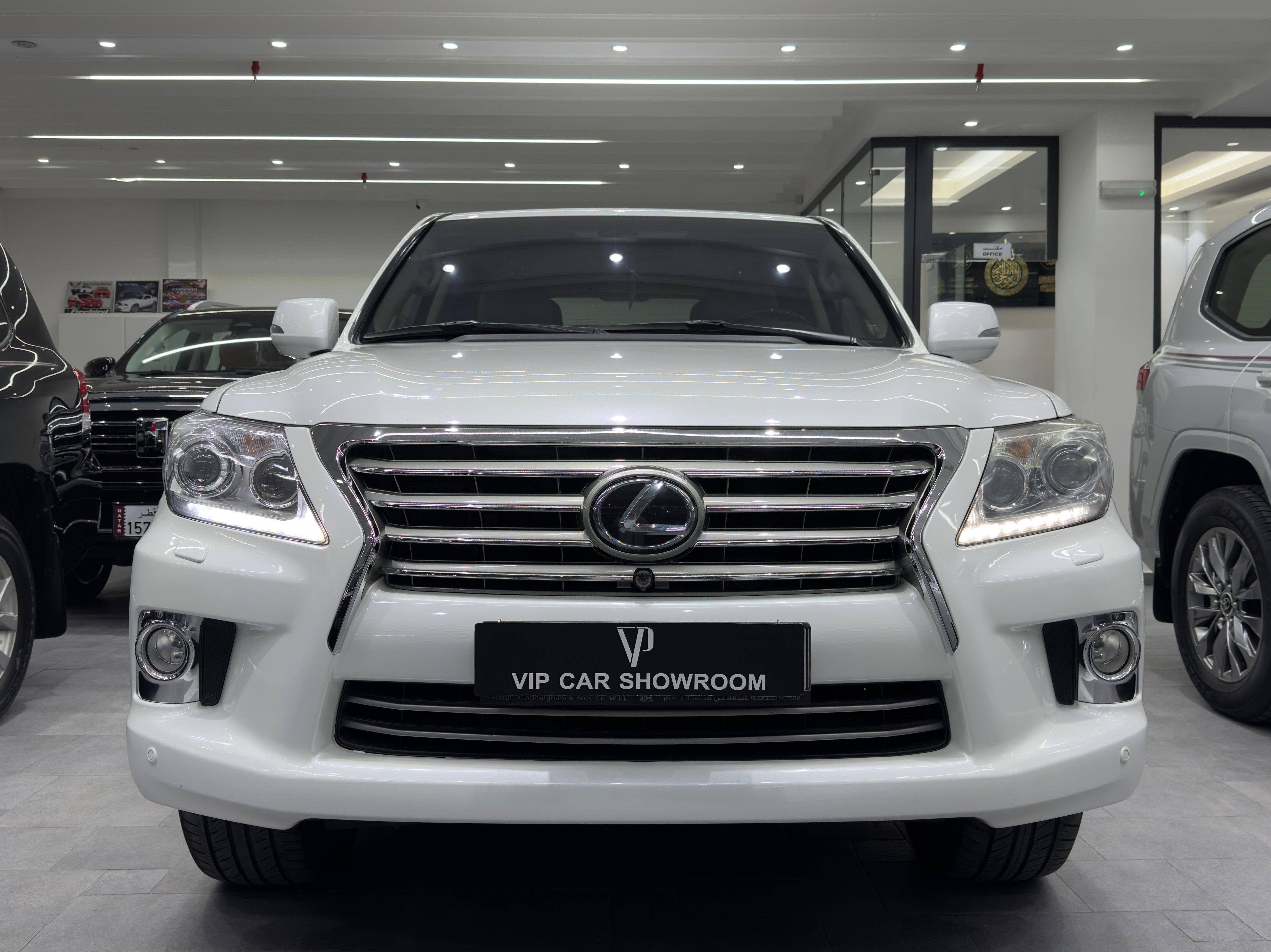 Lexus LX 570 2013 - Image 2