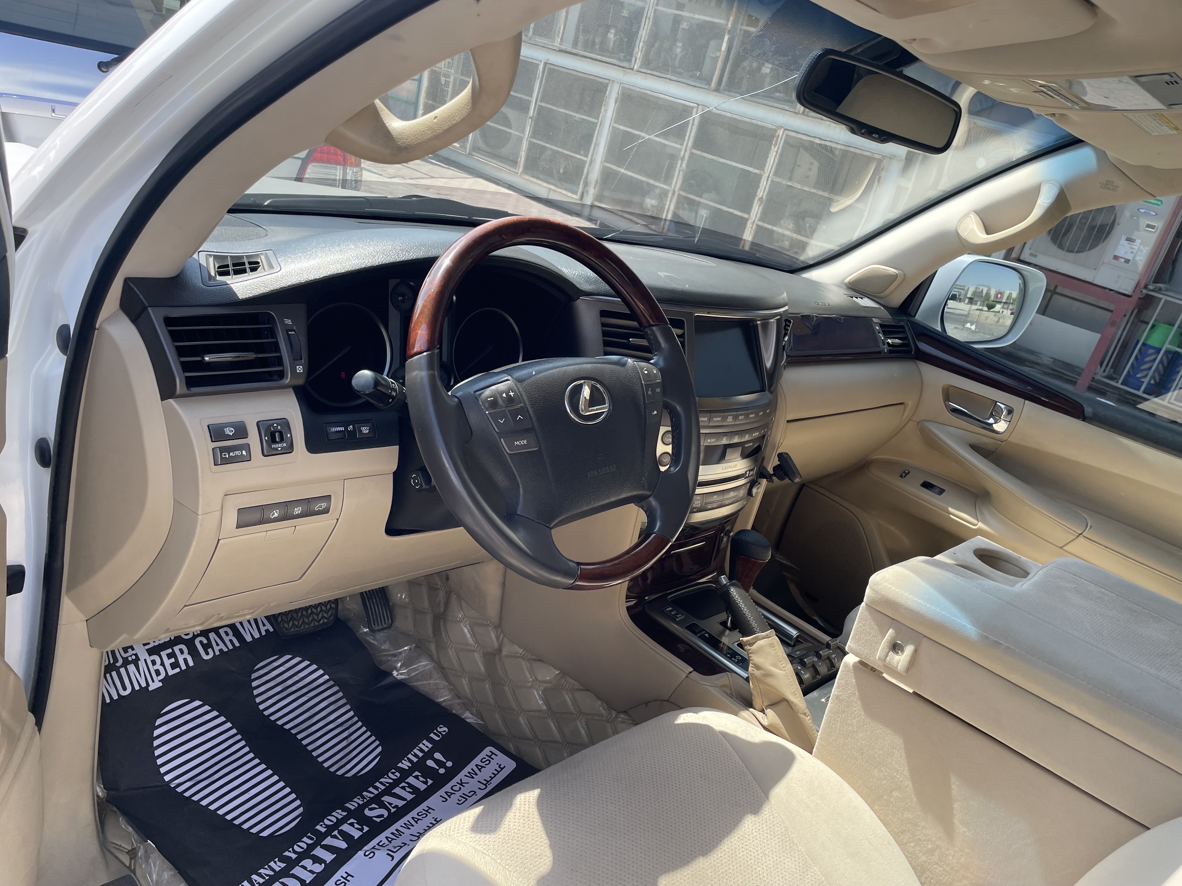 Lexus LX 570 2009 - Image 3