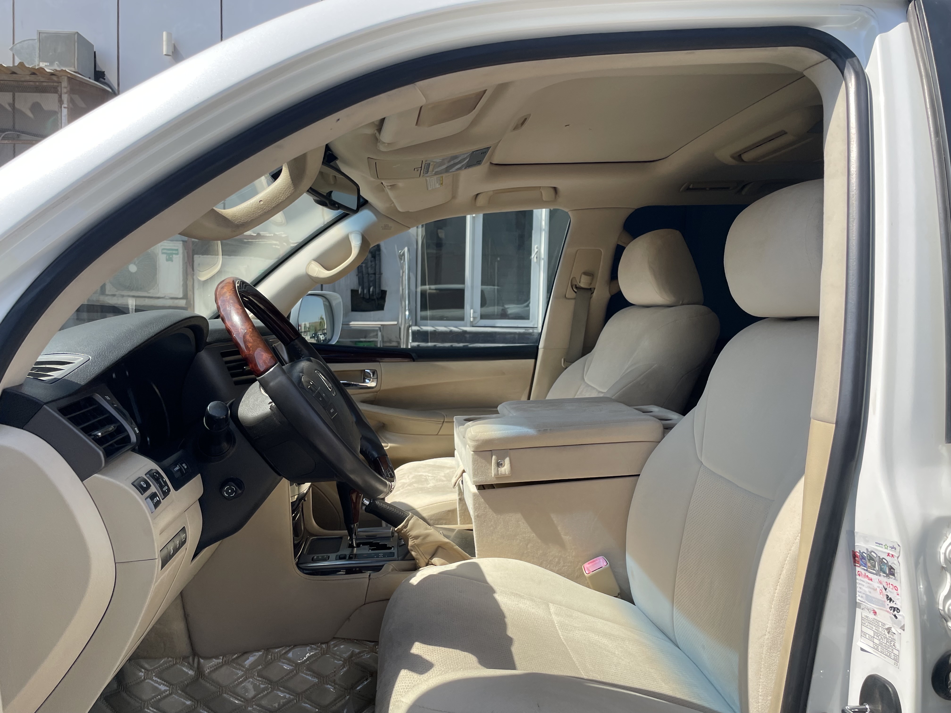 Lexus LX 570 2009 - Image 4
