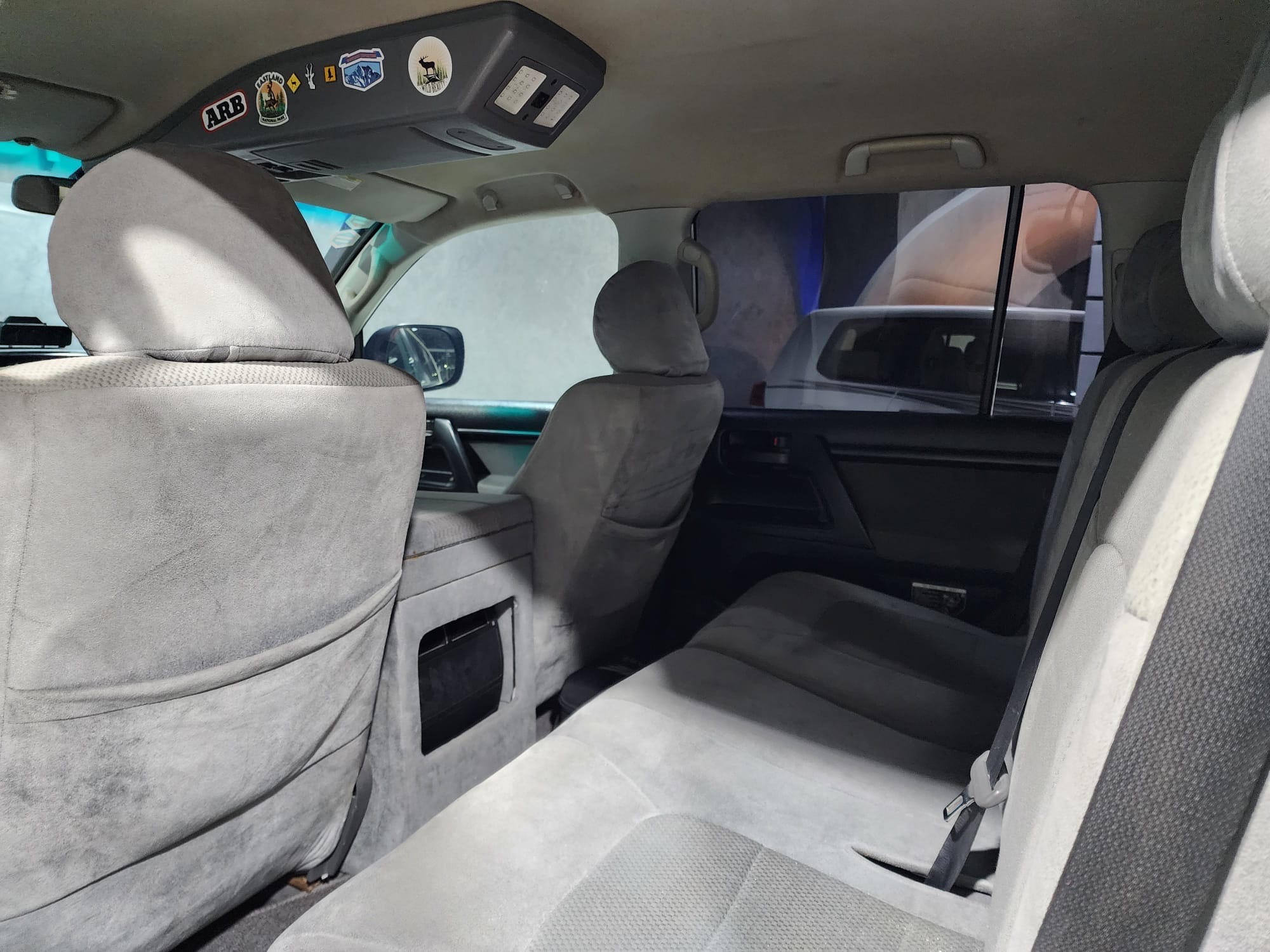 Toyota Land Cruiser Standard 2010 - Image 4