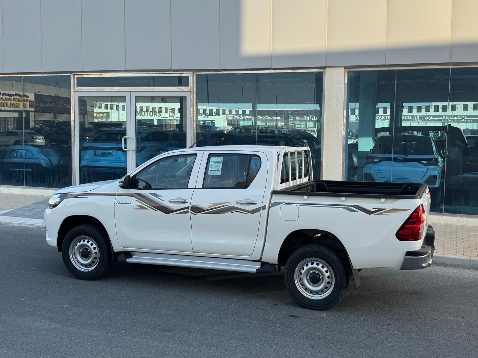 Toyota Hilux 4X4 2024 - Image 2
