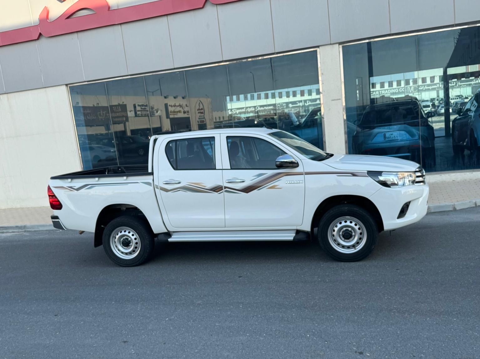 Toyota Hilux 4X4 2024 - Image 4