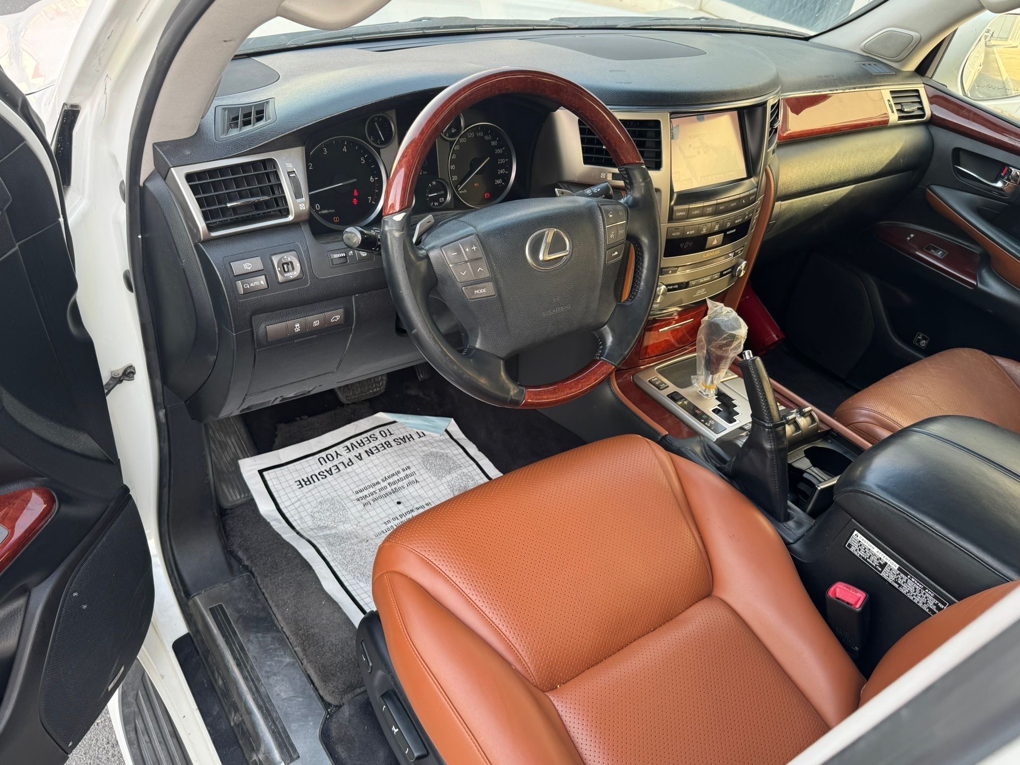 Lexus LX 570 2013 - Image 4