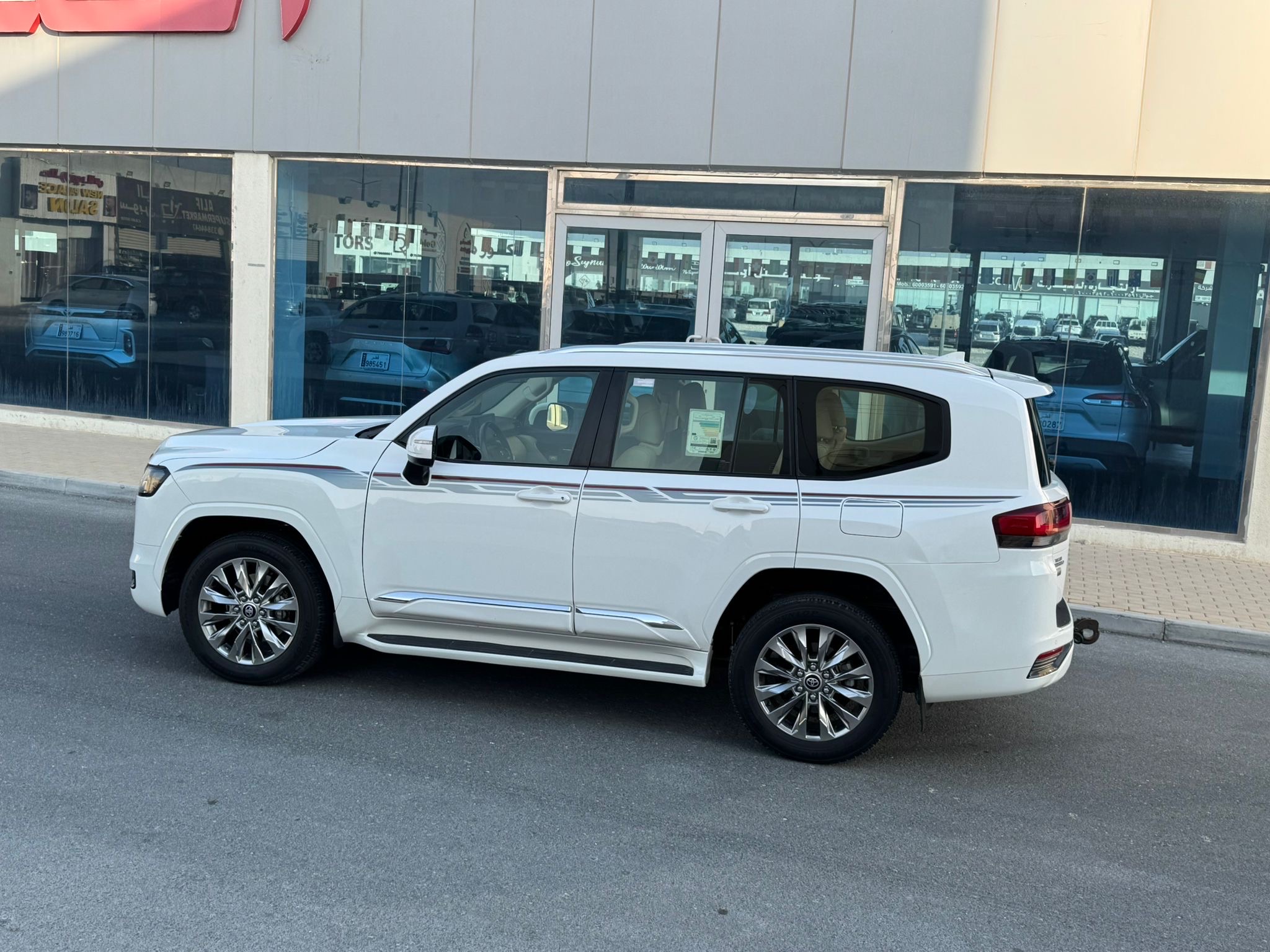 Toyota Land Cruiser GX.R 2023 - Image 2