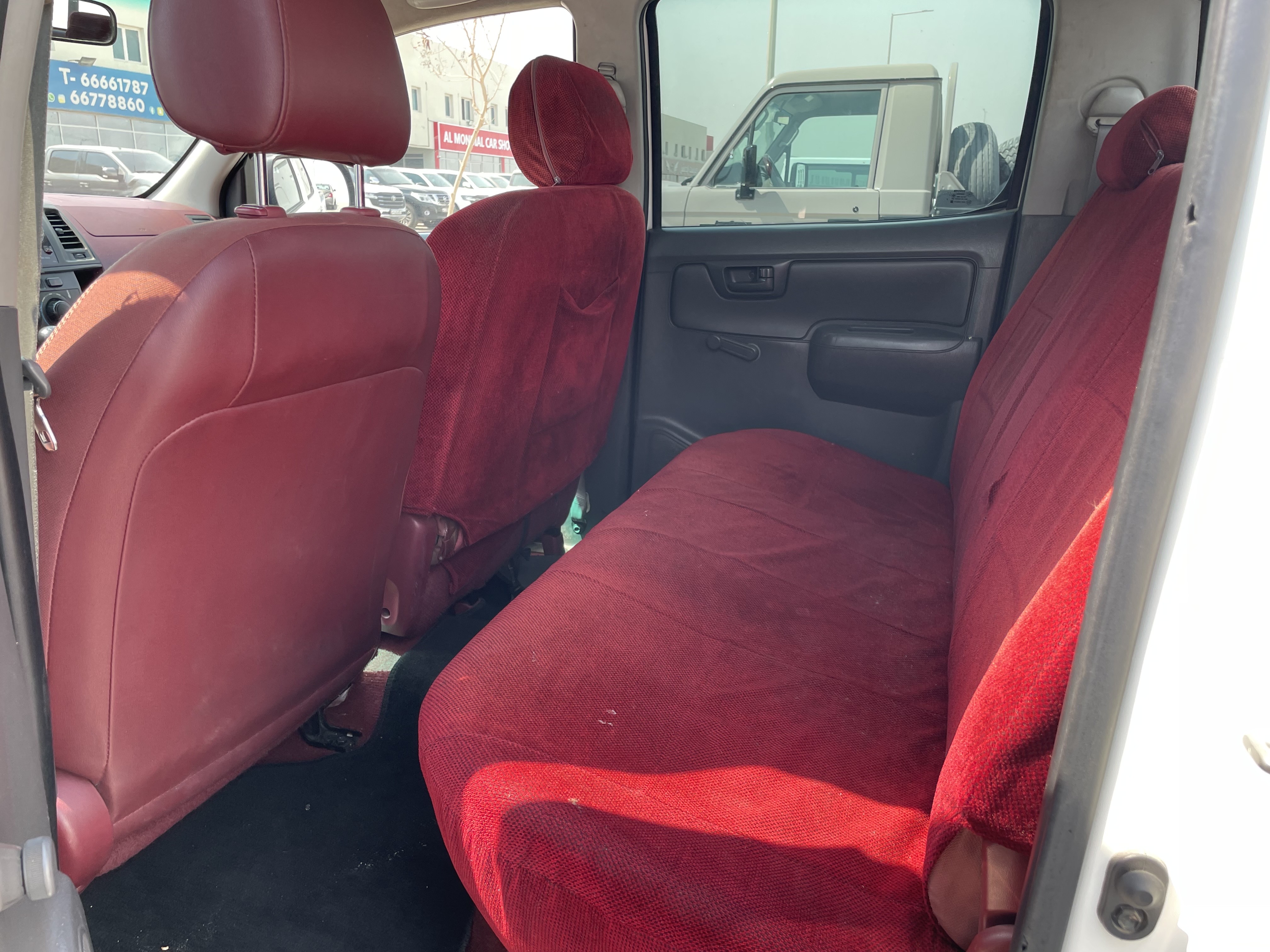 Toyota Hilux 2013 - Image 4