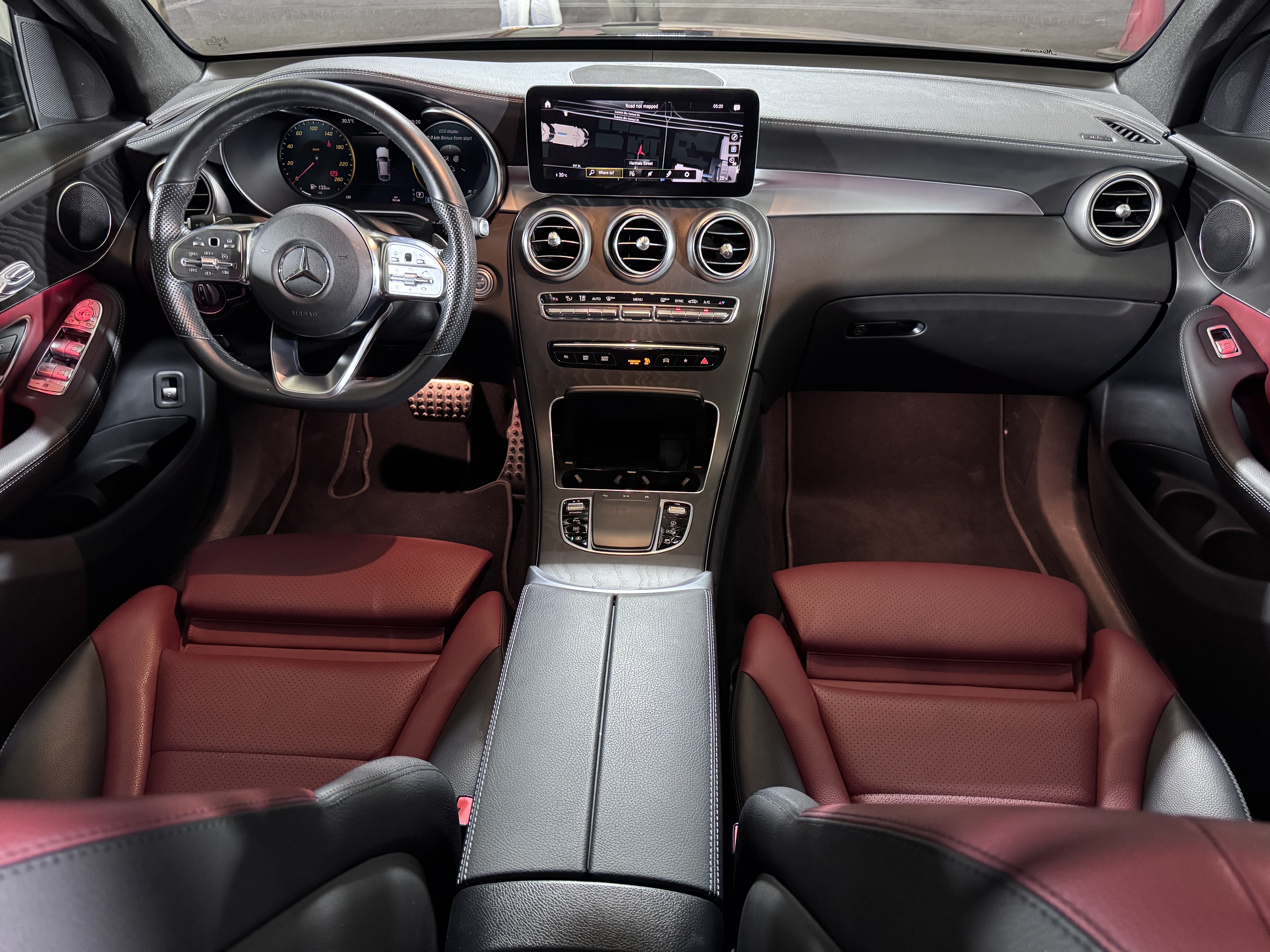 Mercedes-Benz GLC  200 2023 - Image 4