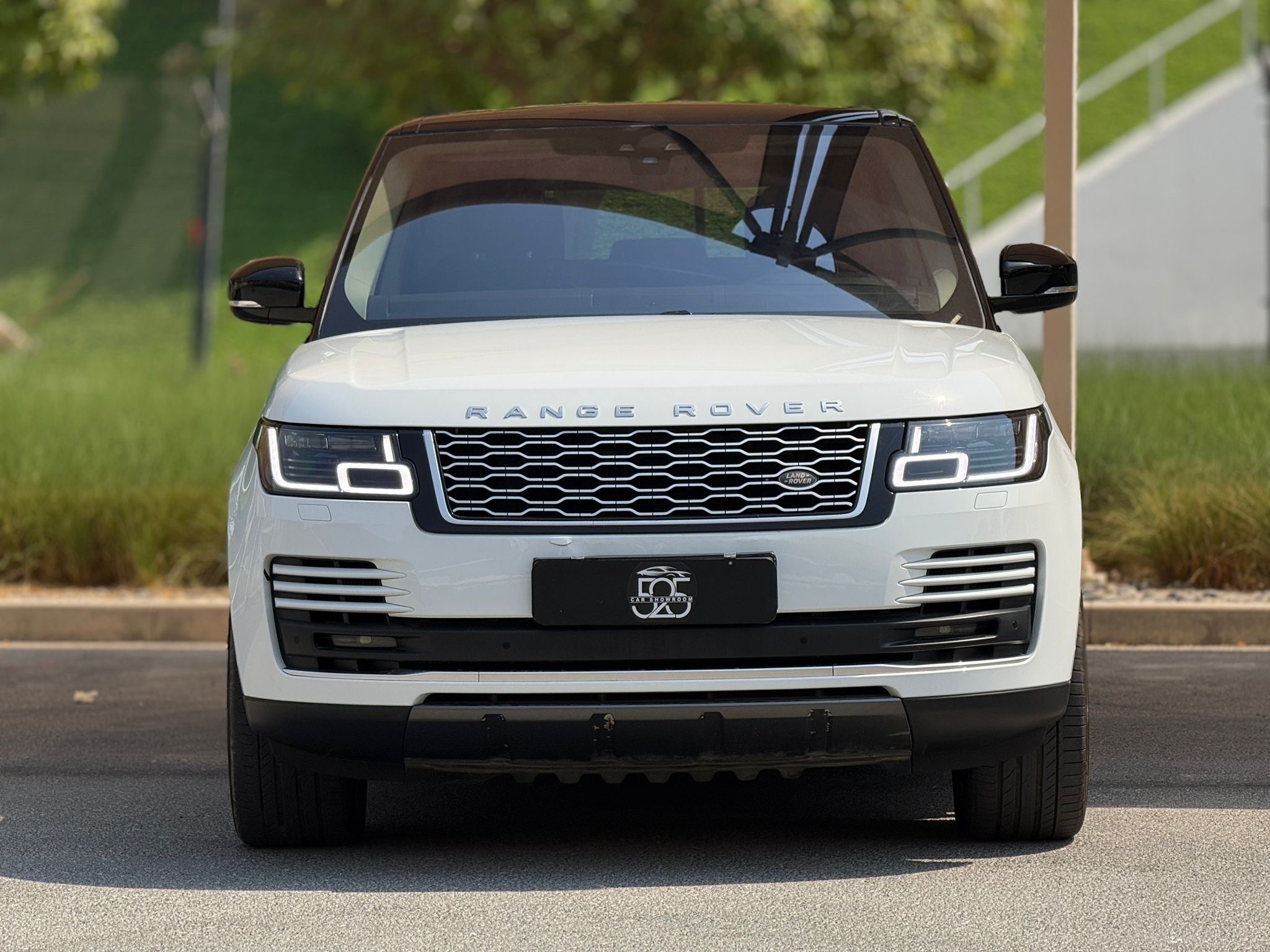 لاند روفر  رنج فوج اس اي سوبرتشارج 2019 - Image 3
