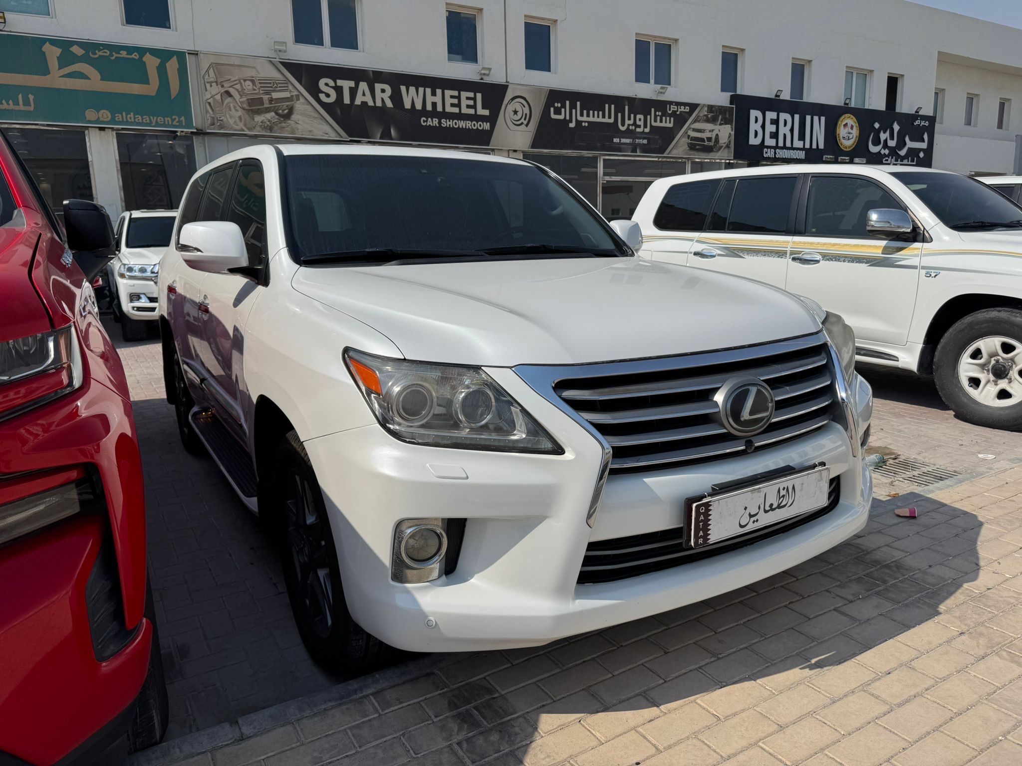 Lexus LX 570 2013 - Image 2