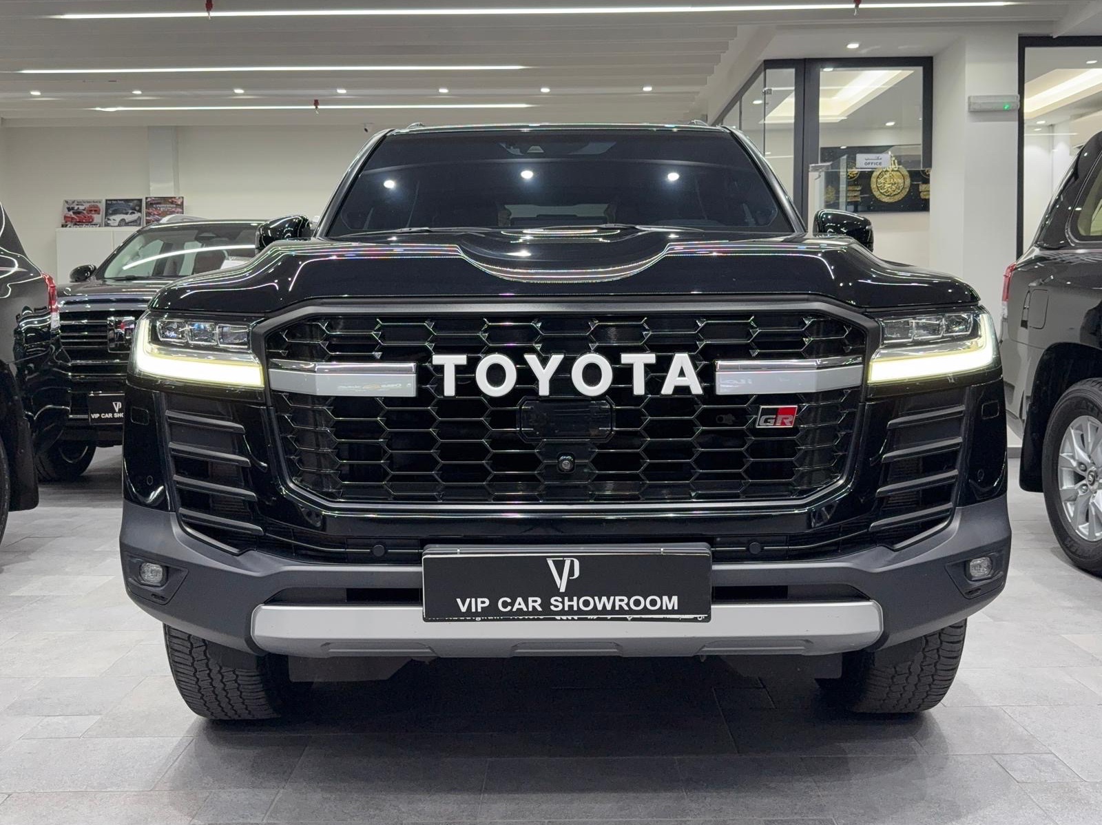 Toyota Land Cruiser G/R 2022 - Image 2
