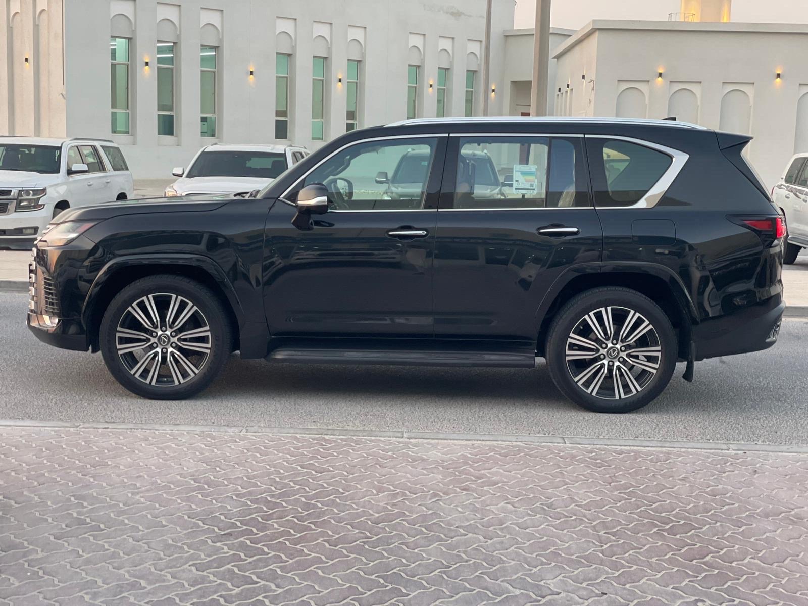 Lexus LX 600 2023 - Image 2