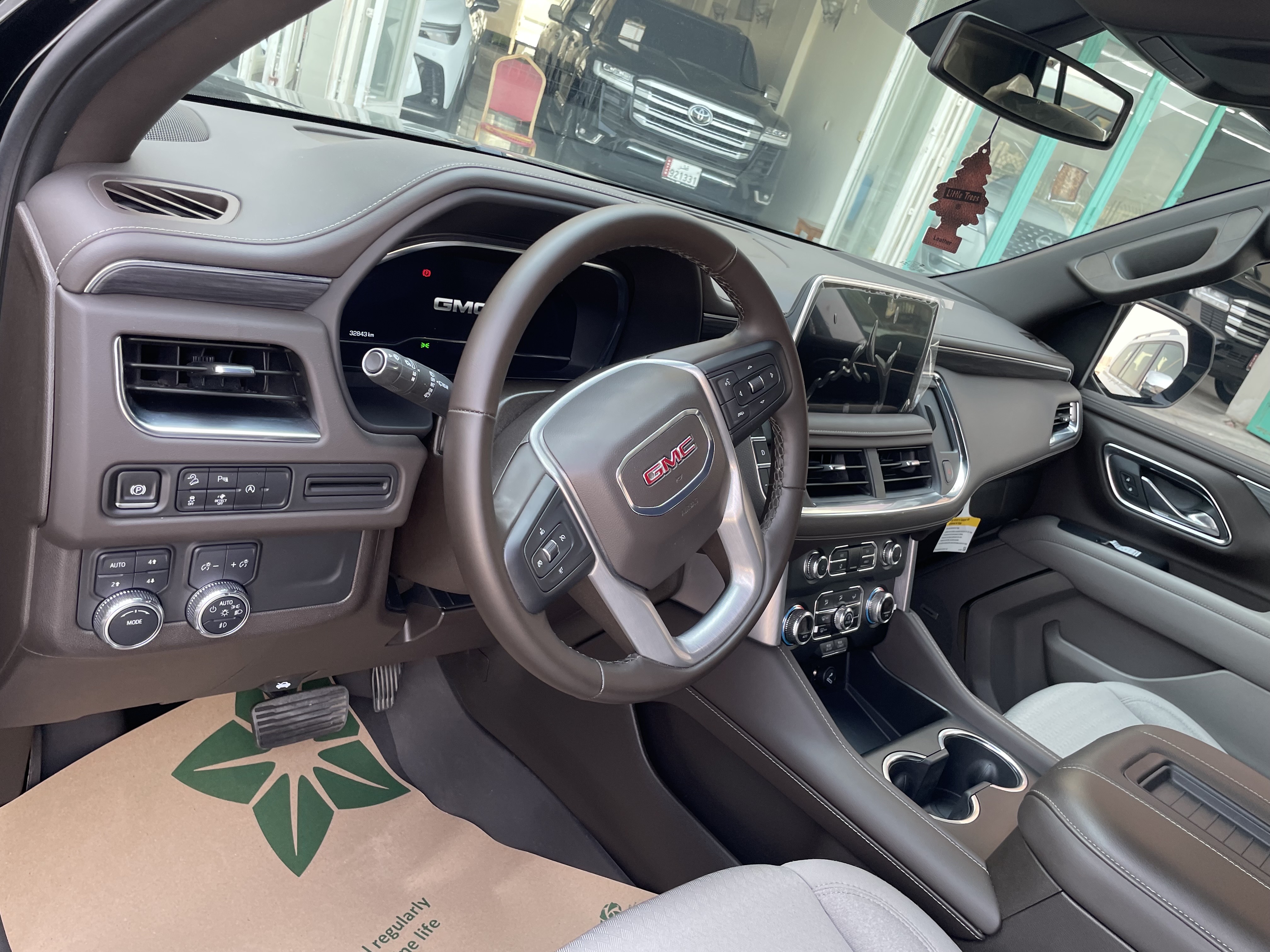 GMC Yukon SLT 2024 - Image 4