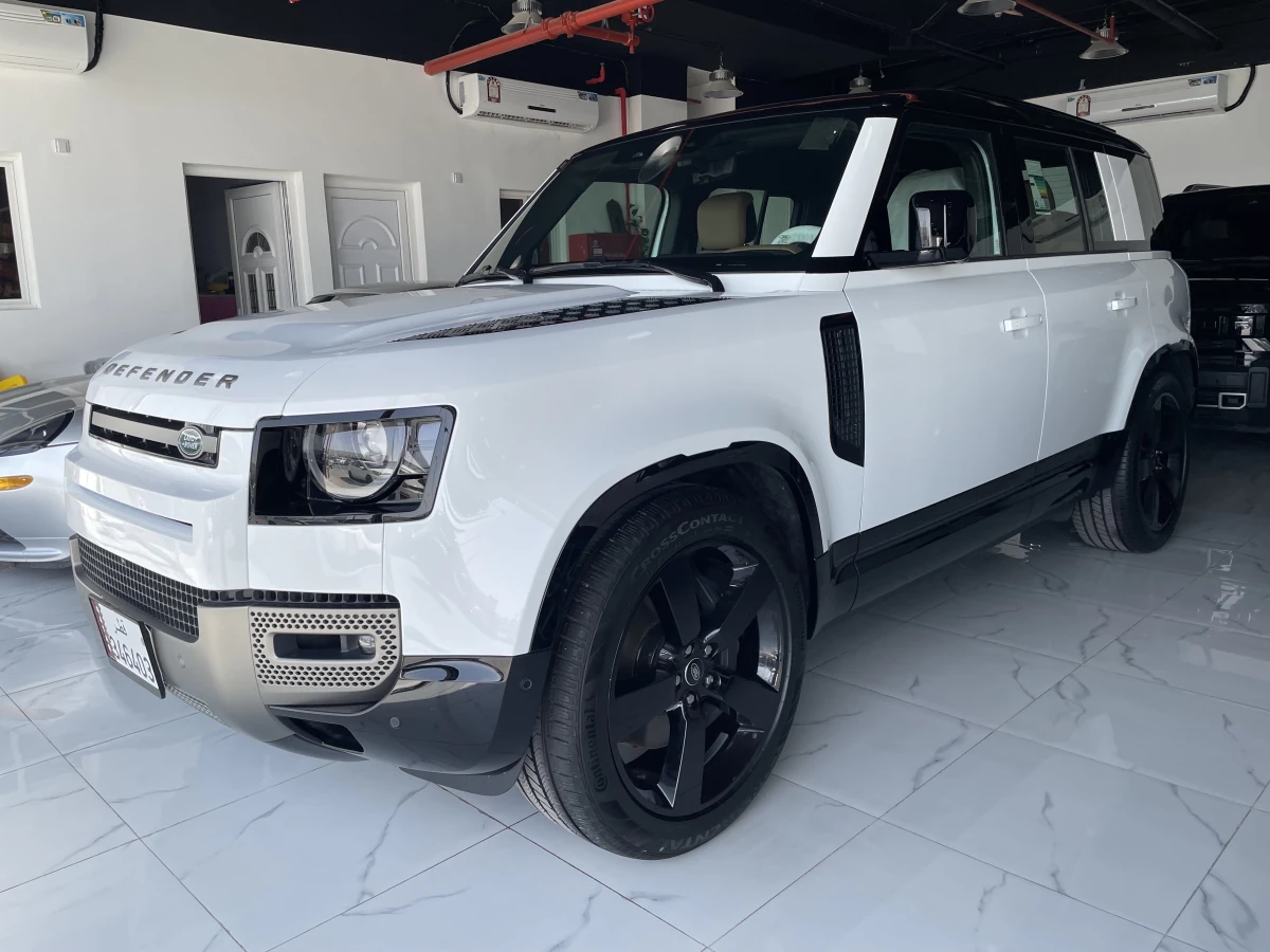 Land Rover Defender 2025