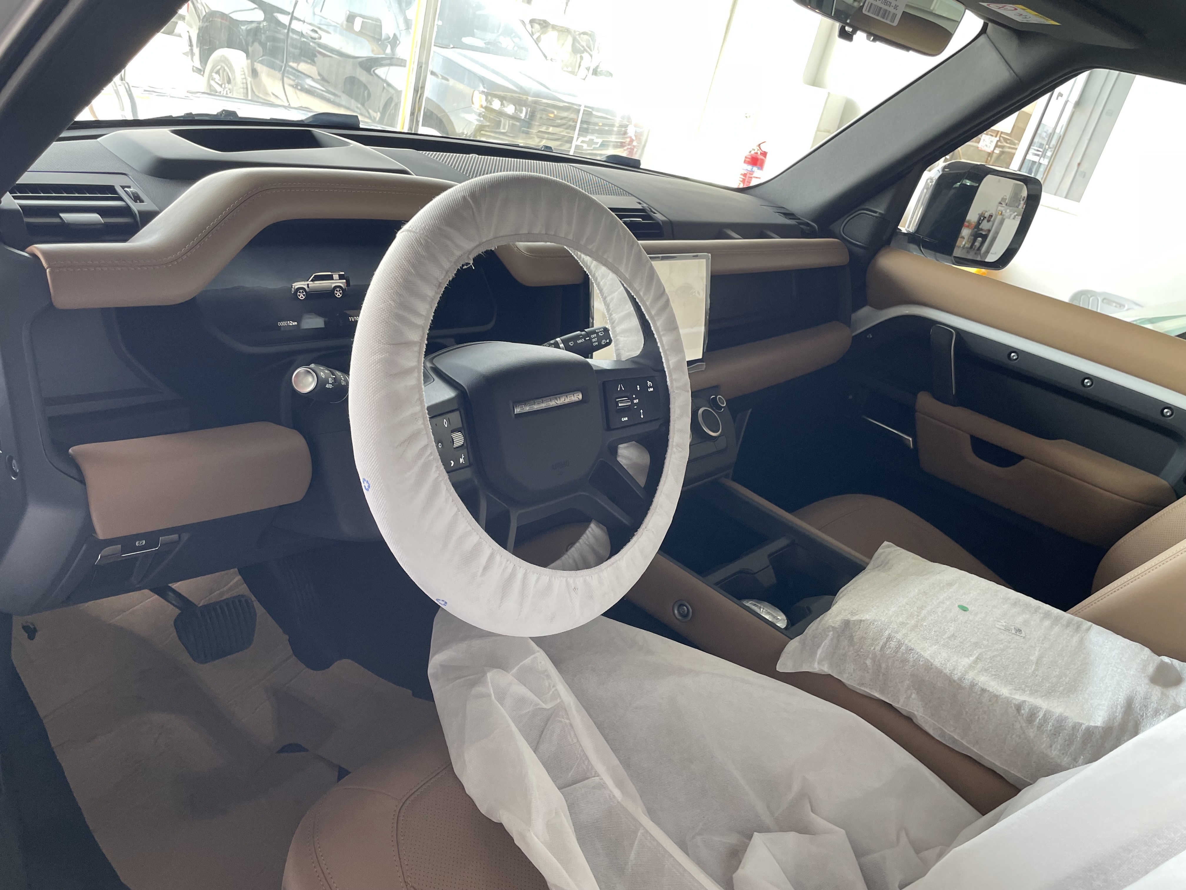 Land Rover Defender 2025 - Image 3