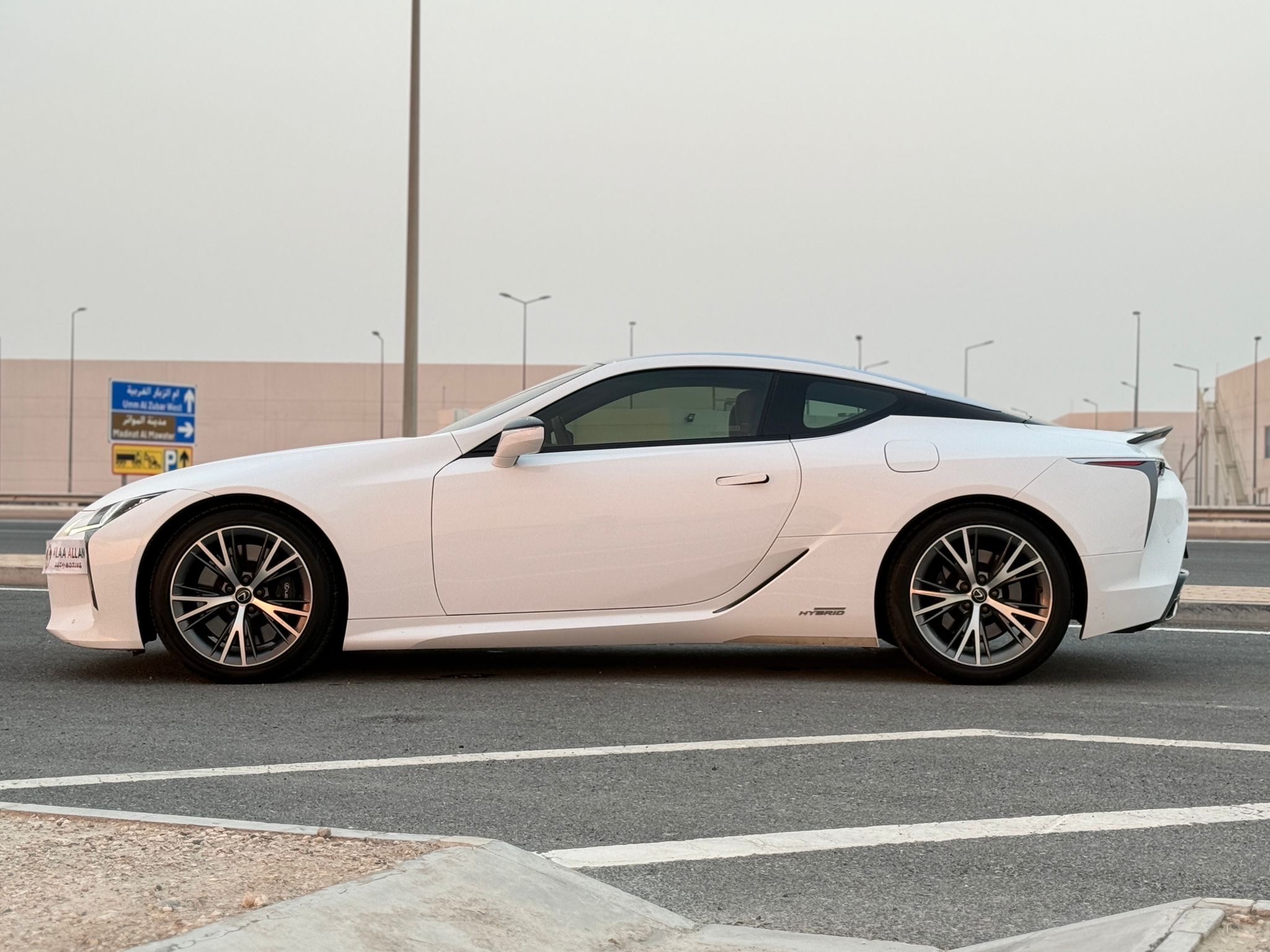 Lexus LC 500 2017 - Image 2