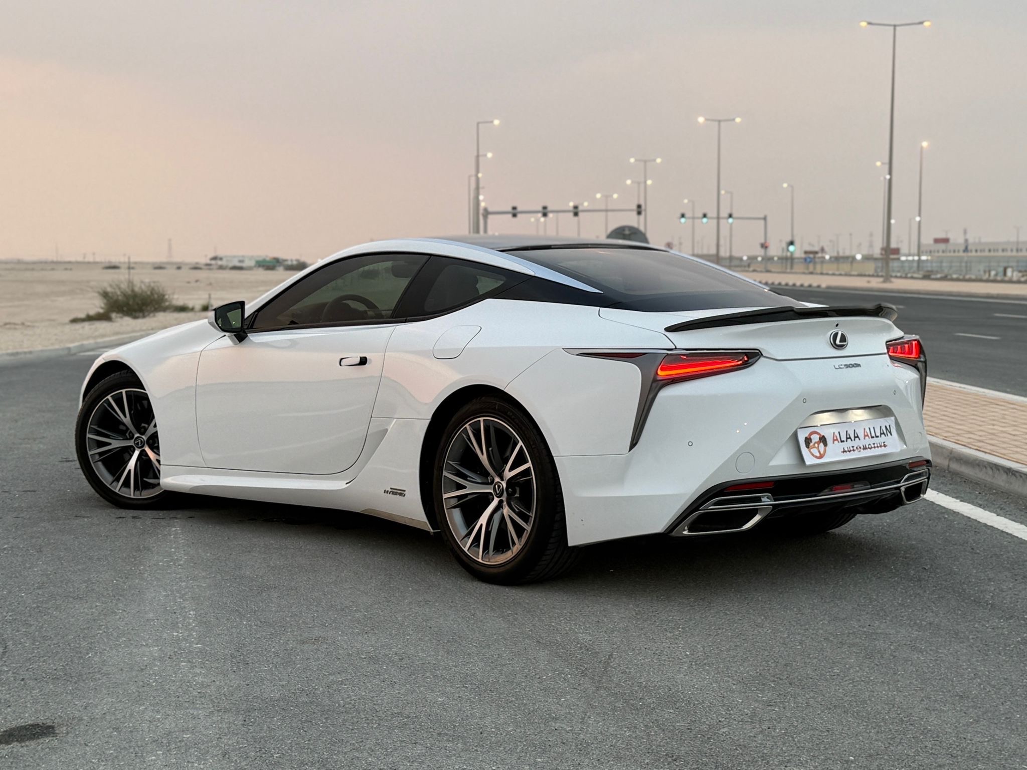 Lexus LC 500 2017 - Image 3